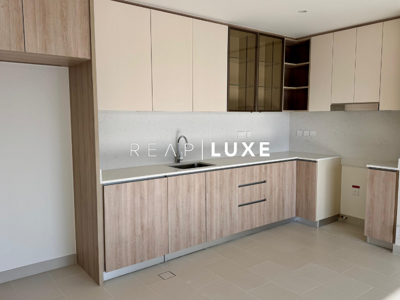 Brand New l Prime Location l Ready To Move