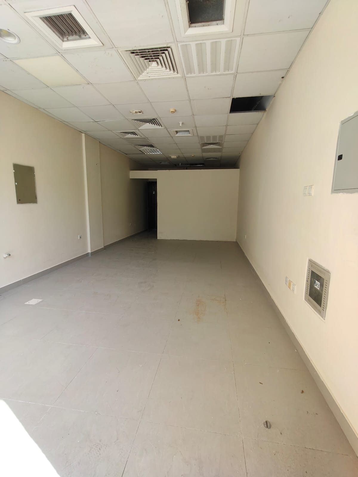 Shop for rent in Sharjah Al Nabaa with a bathroom and separate kitchen, prime and lively location, suitable for all types of commercial activities