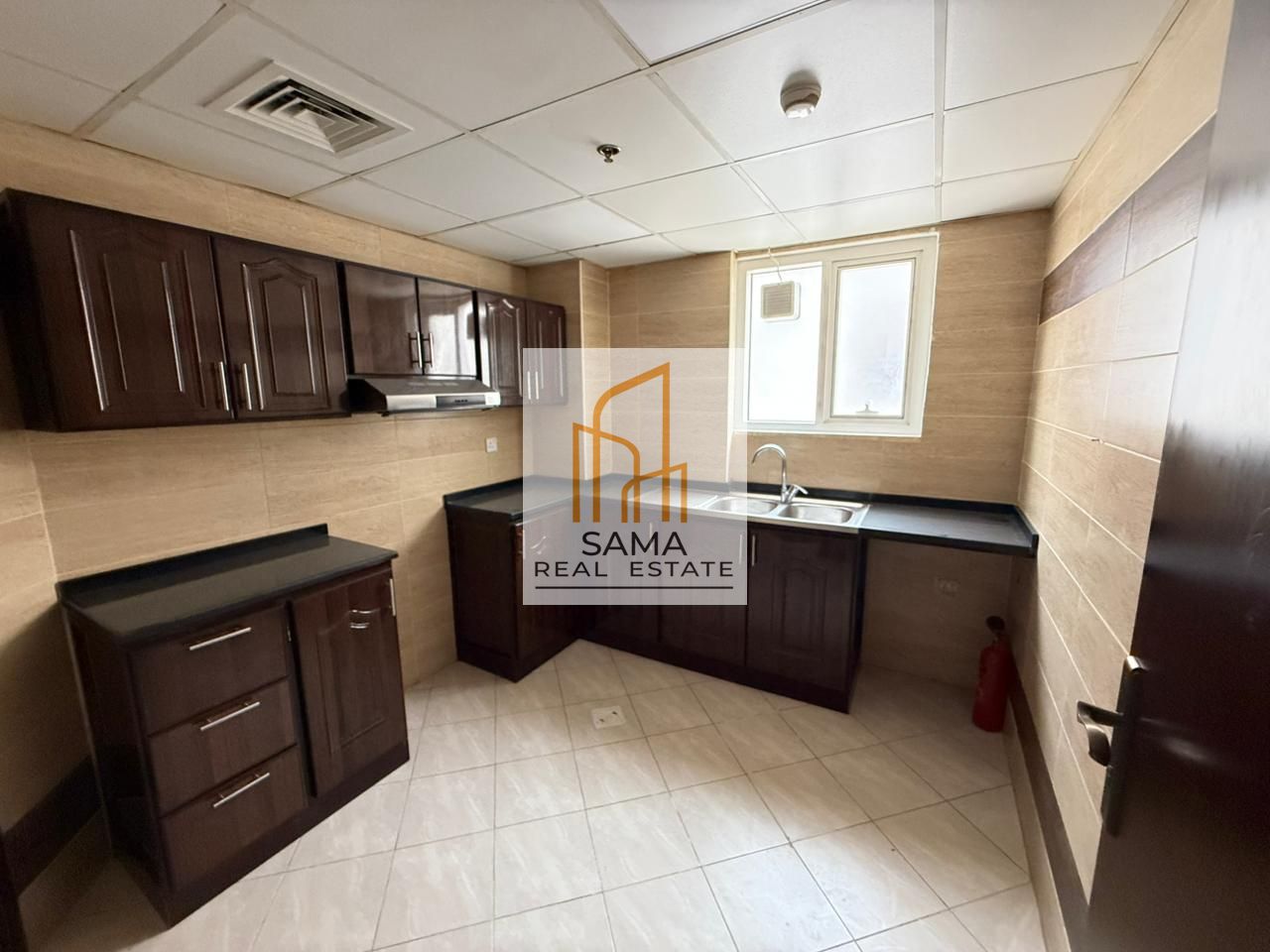 Spacious 2BHK with car parking Available for Familie