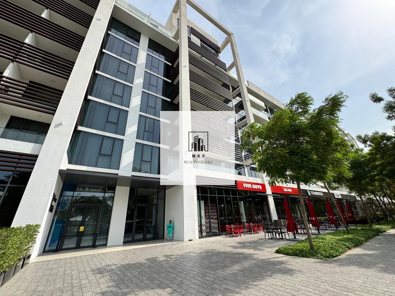 Spacious elegant 3 bedrooms fully furnished Apartment | Amneties