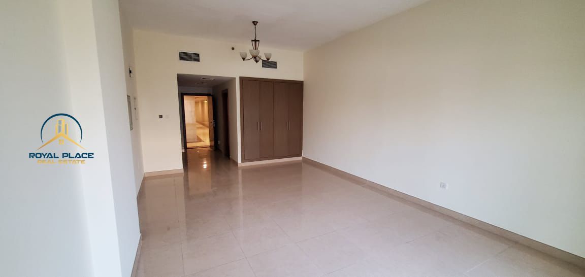 Chiller free| Spacious Modern Studio | Dubai Land|