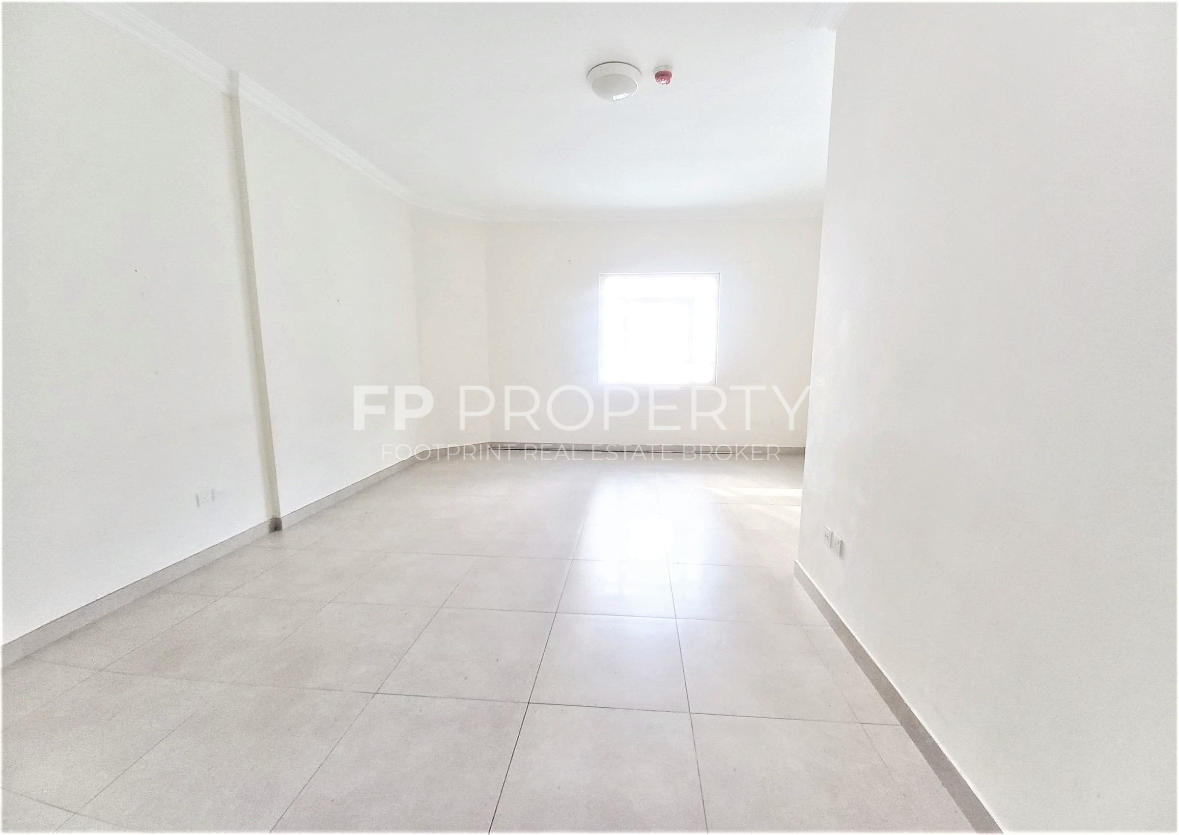 Spacious 1Bedroom | Prime Location | rented
