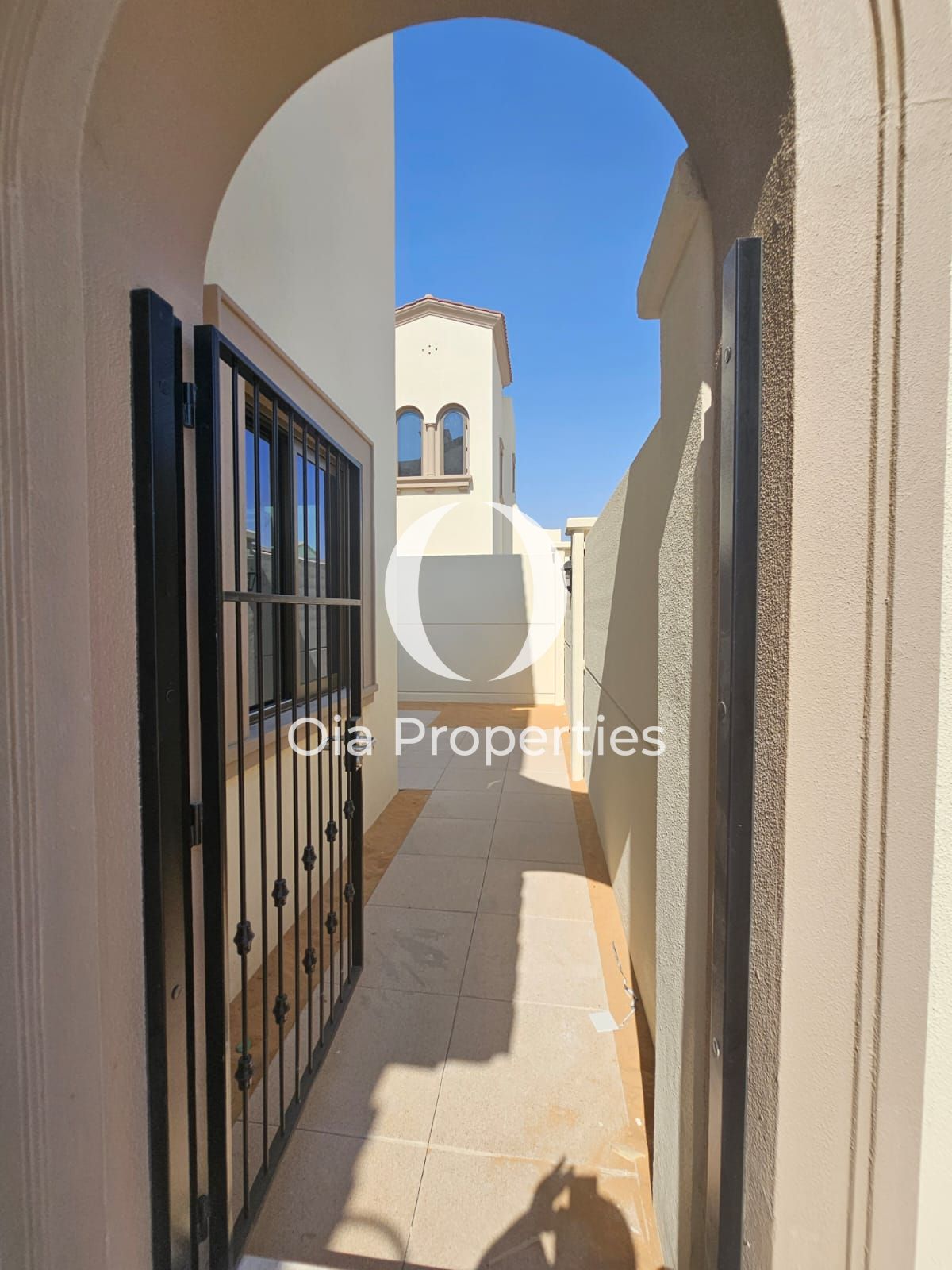 Corner 3BHK | Single Row | Ideal Investment
