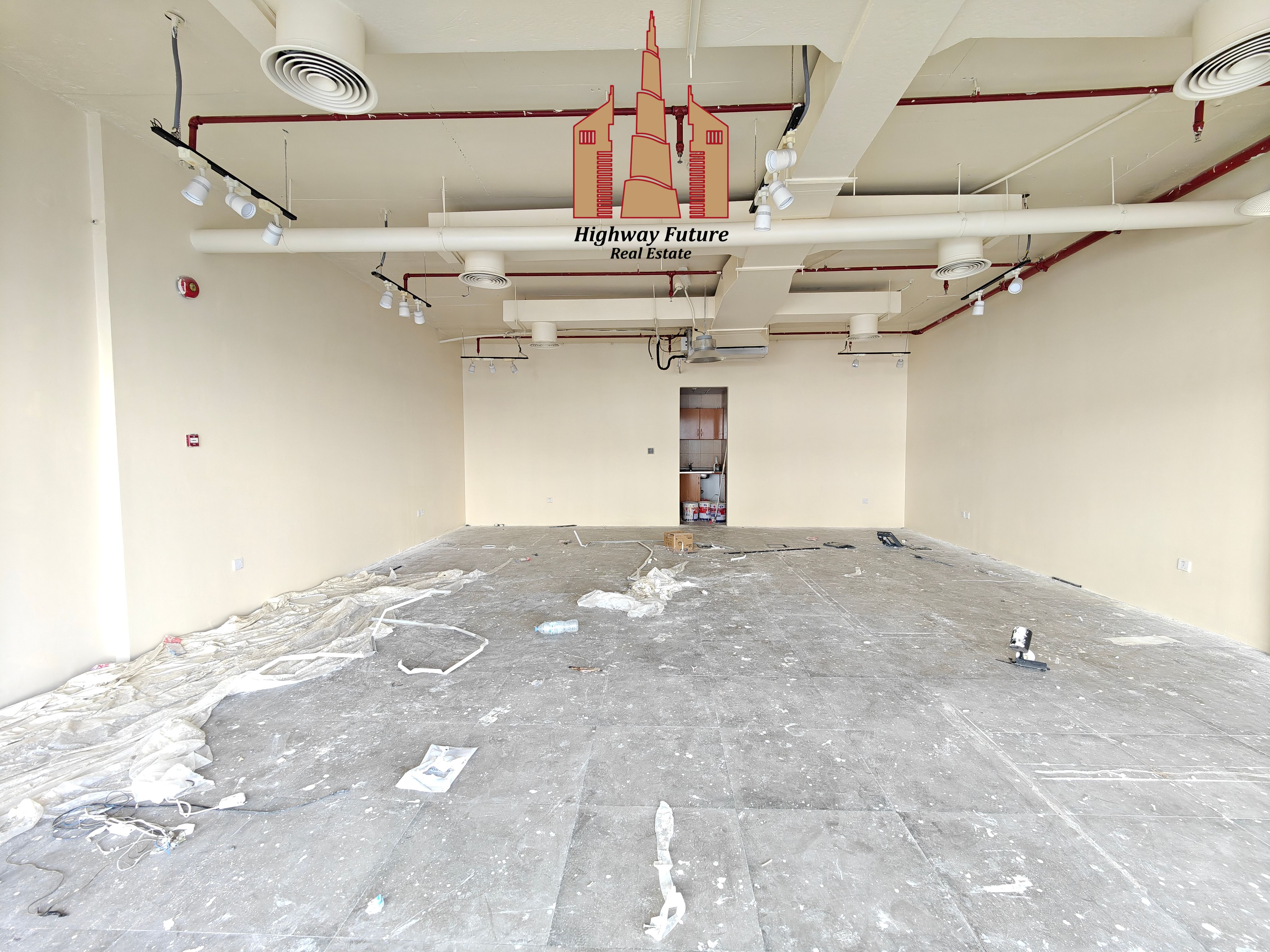 SHOP FOR RENT ON PRIME LOCATION CLOSE TO FAMILY PARK