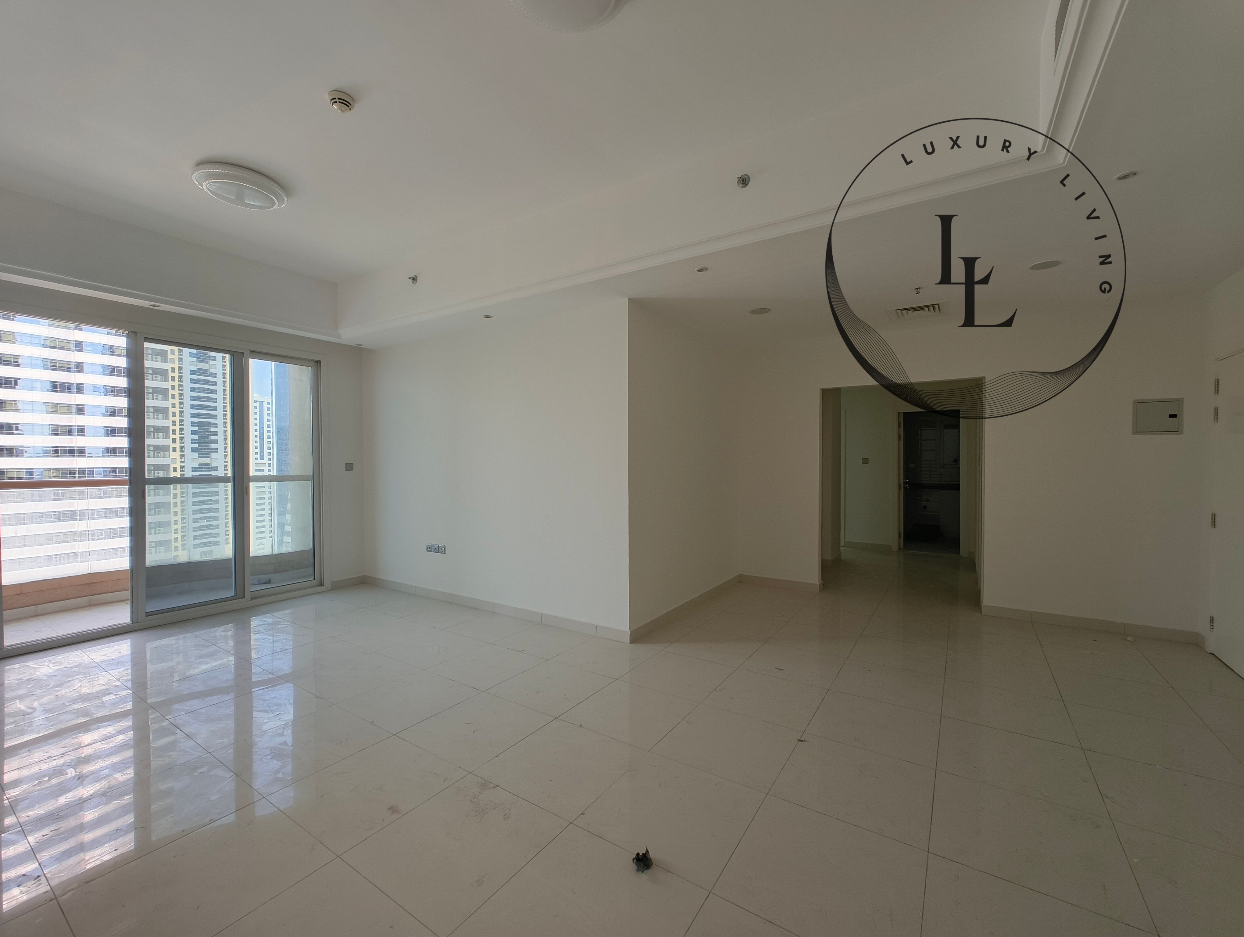 Lavish and luxury 2bhk Sea view AC, gym pool free in 80k.