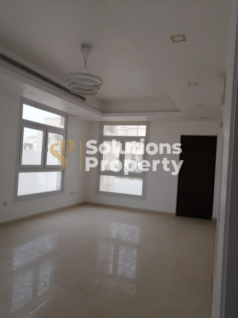 Single Row 4BR+M Villa| 2 Parking | Community View