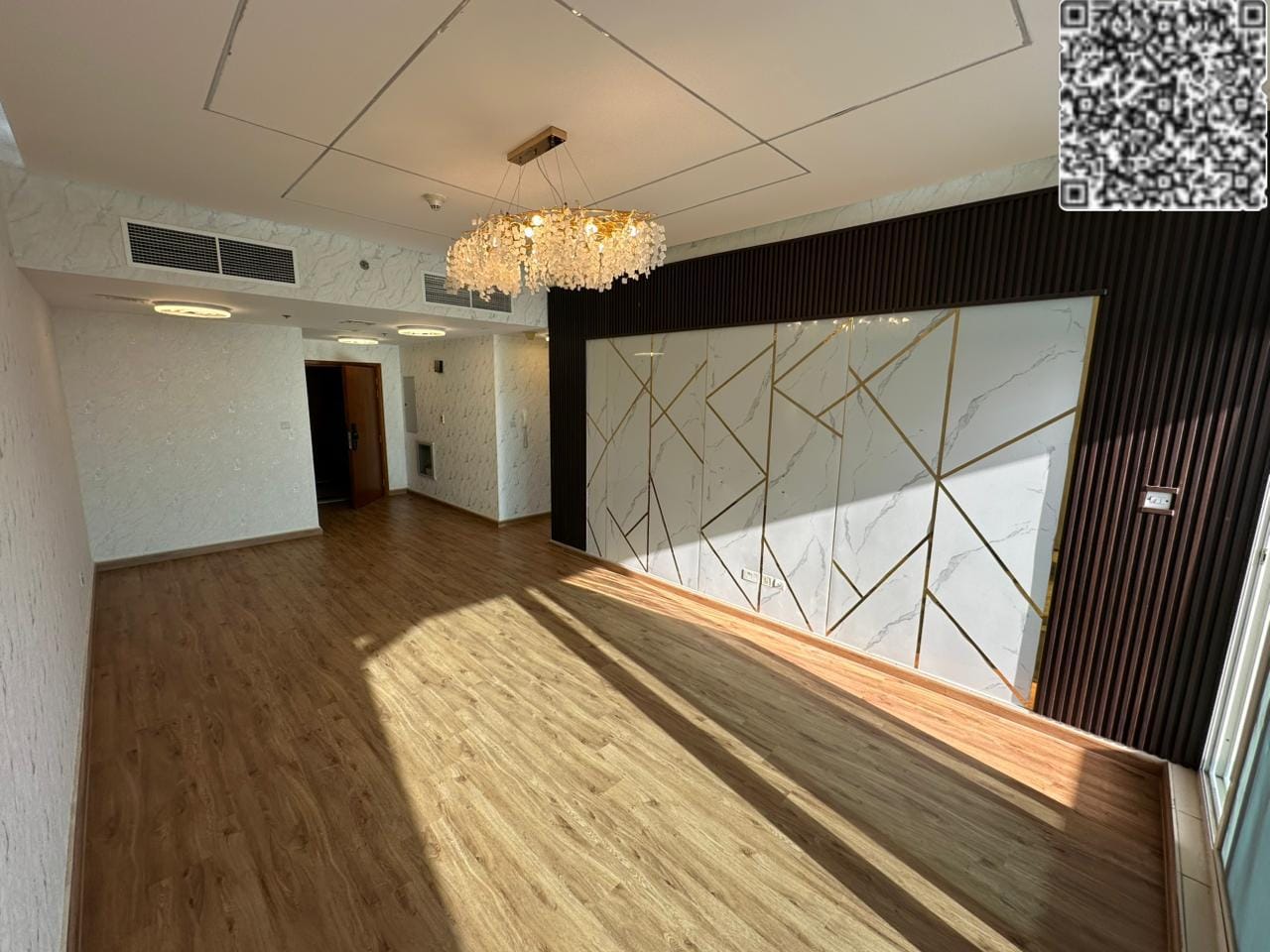 Luxurious apartment with a wonderful design, spacious area, and excellent location. 3 bedrooms for annual rent.