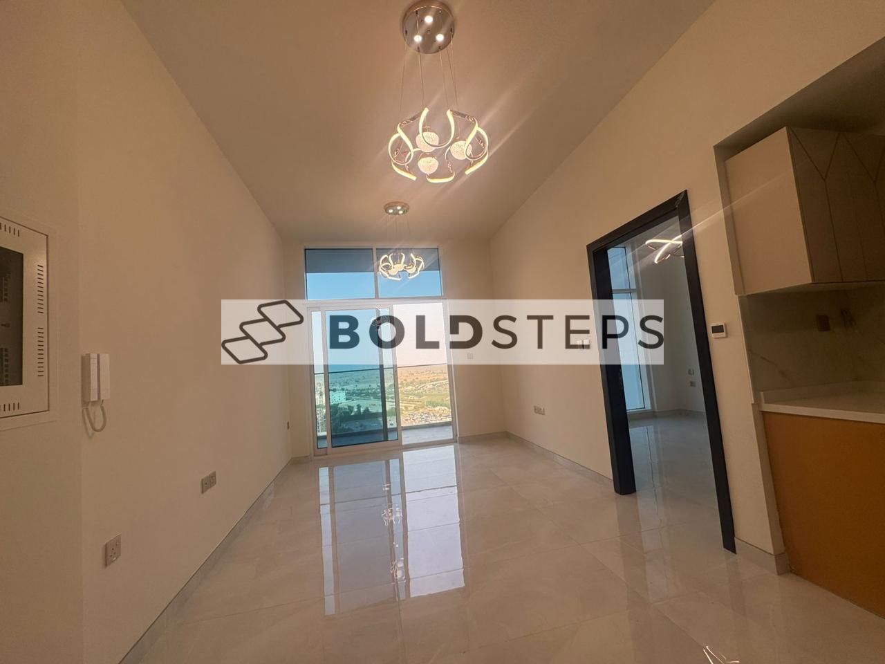 Ready to Move/ High Floor / Spacious Layou