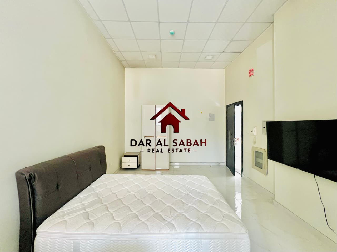 Brand New/ 6 cheques payment / deposit cheques / 1 month/ ready to move!