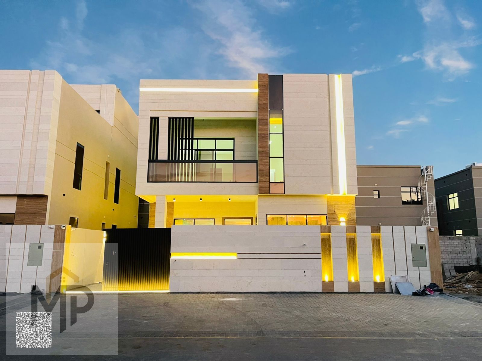 Own a two-story villa with a rooftop terrace, European design, VIP finishing, at a price including registration and ownership fees. Prime location dir