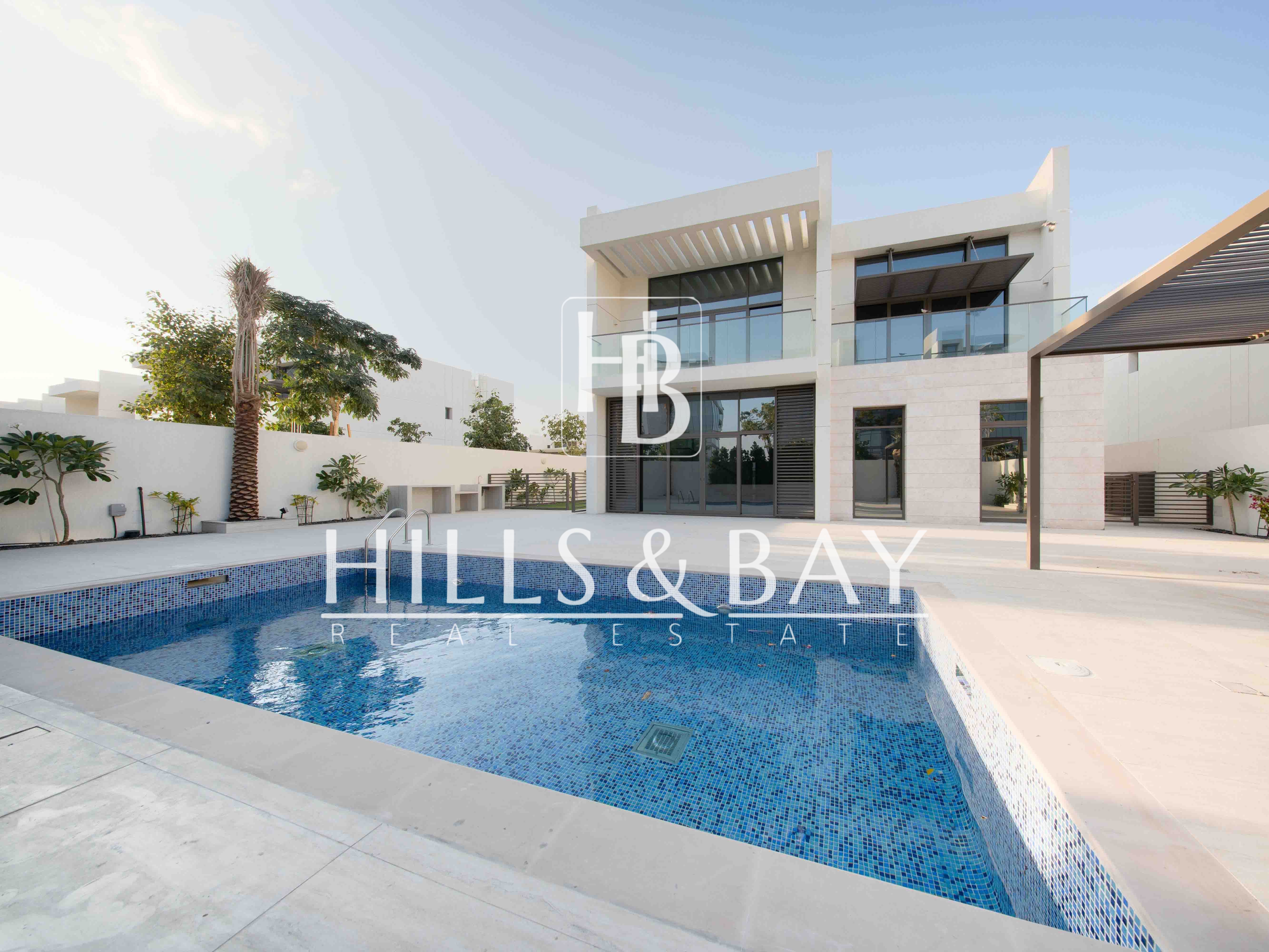 4‑Bed Villa | Single Row | Near Lagoon