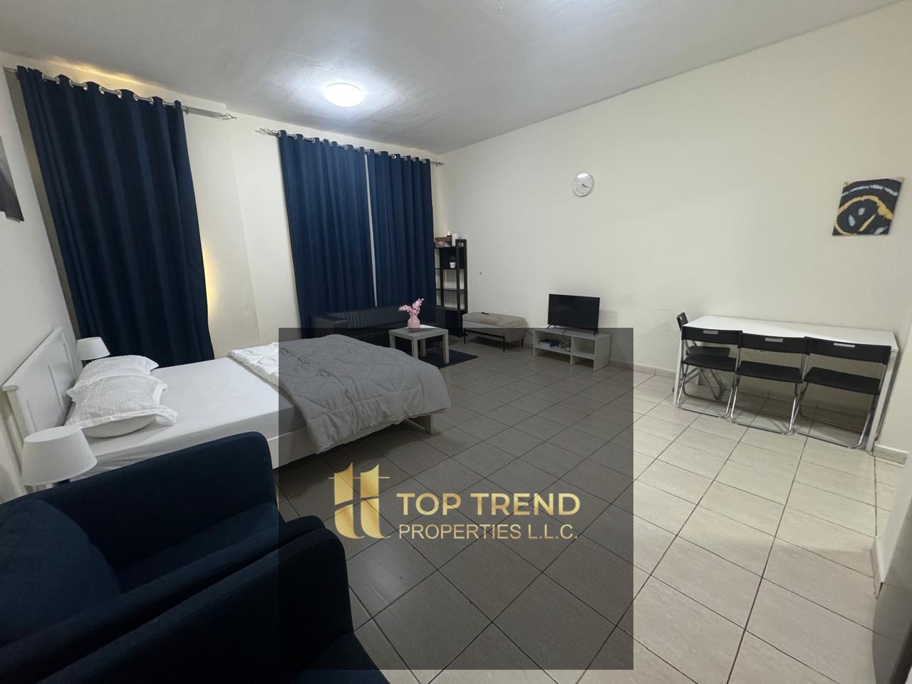 ReNT II Elegant fully Studio with furnished II Prime Location