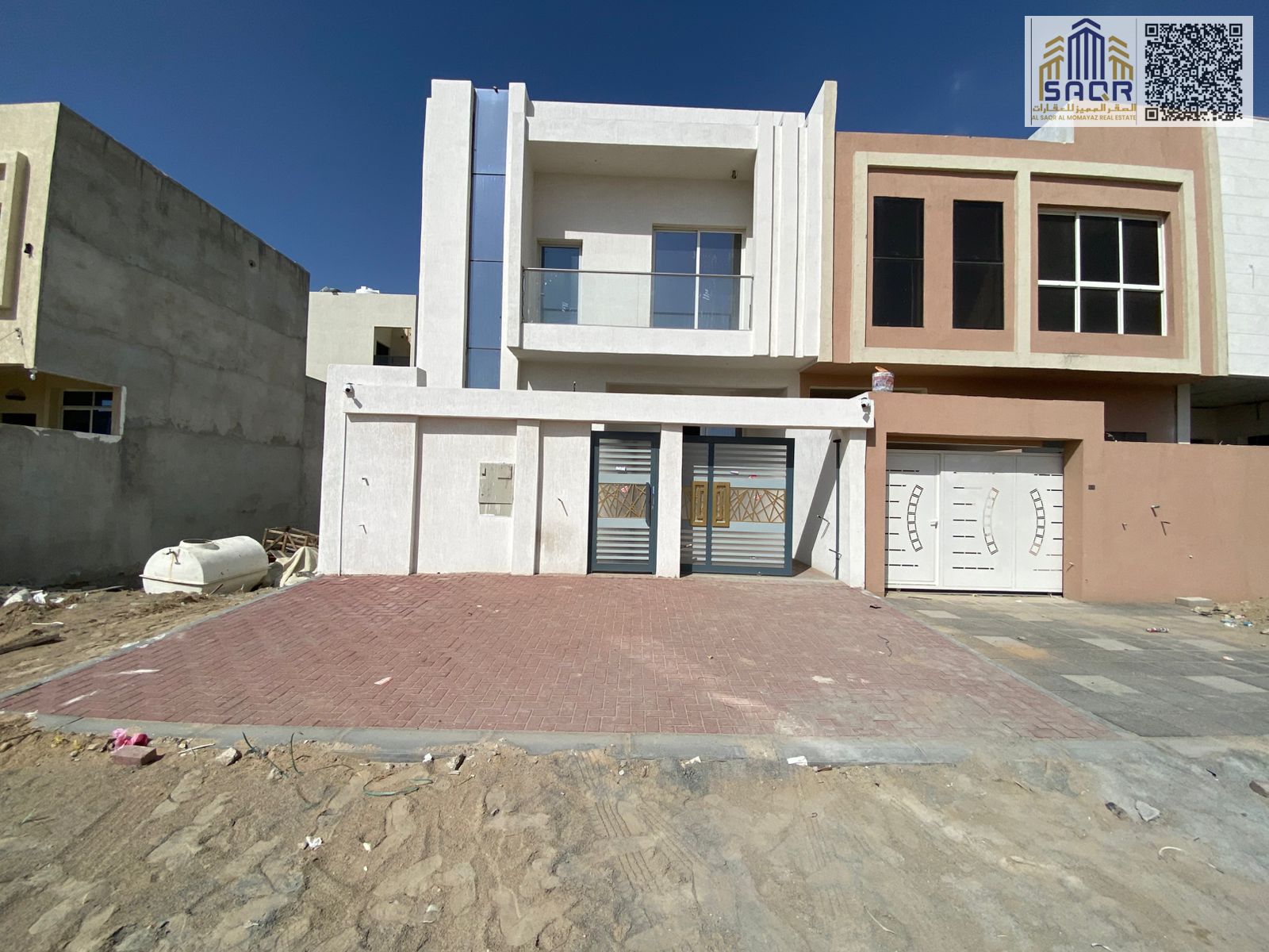 A strategic location and luxurious design combine luxury and comfort