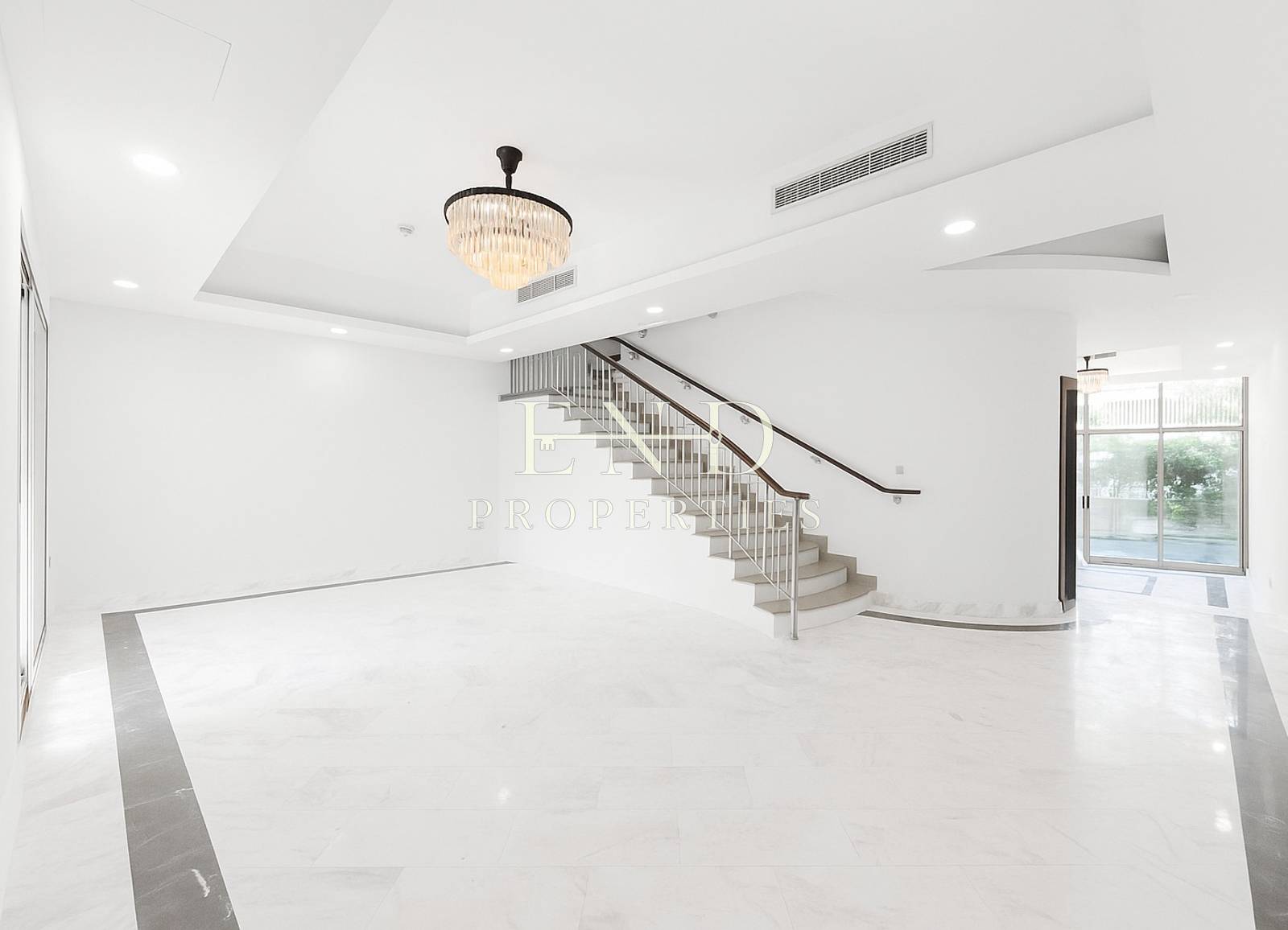End Unit | Vacant | Single Row | Easy Viewing