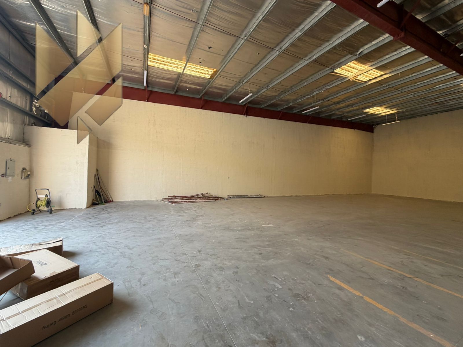 Warehouse for Annual Rent |Industrial Area 18 Area: 3000sq. ft. Bathroom Electricity:15 kW Prime location with easy acces