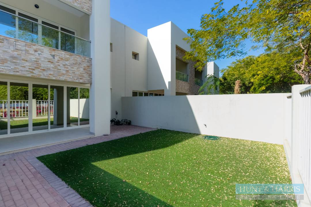 Beachside 2 Bedroom Villa for Rent - Bermuda - Mina Al Arab