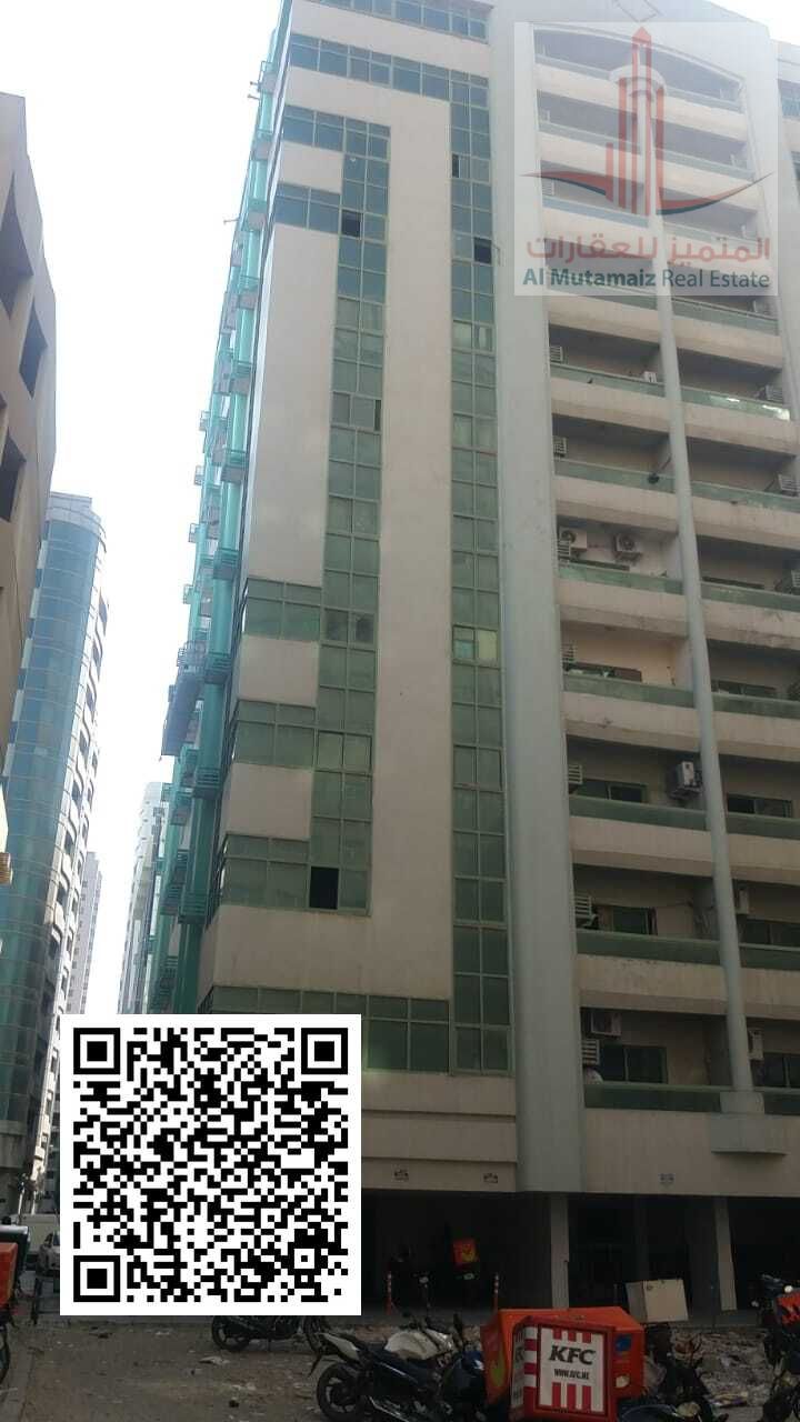 3-bedroom apartment with a living room, excellent size, in Al Majaz area, Sharjah