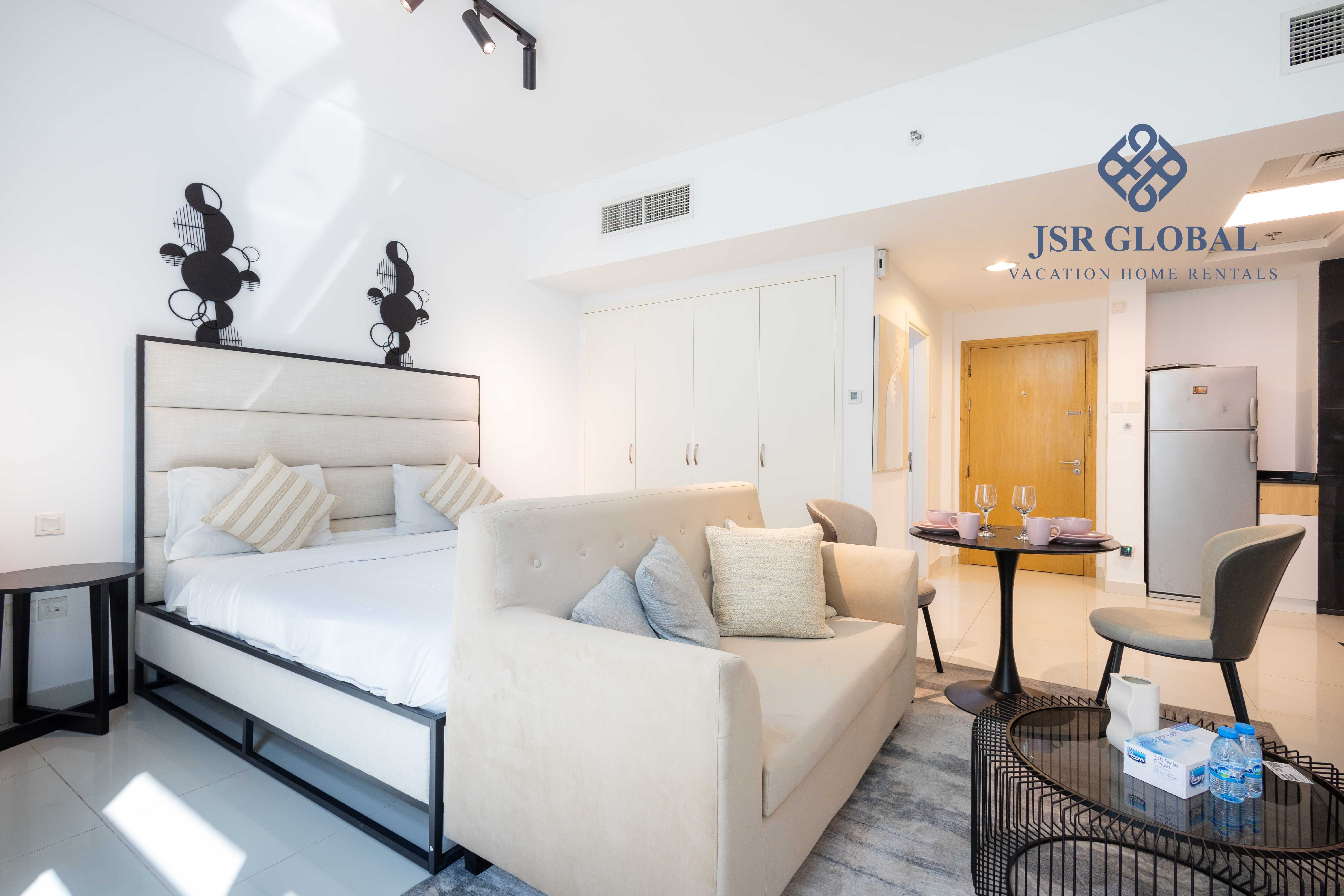 Stunning Studio at Park Central: Water View & Modern Comforts