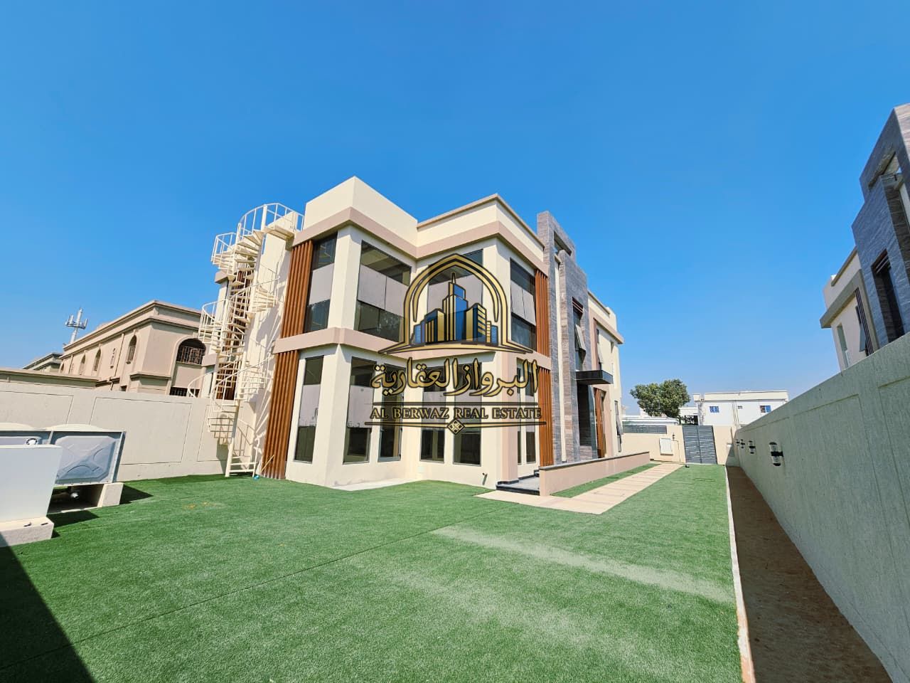 Modern Design! 5BHk villa, Only 160k in 1 To Cheque