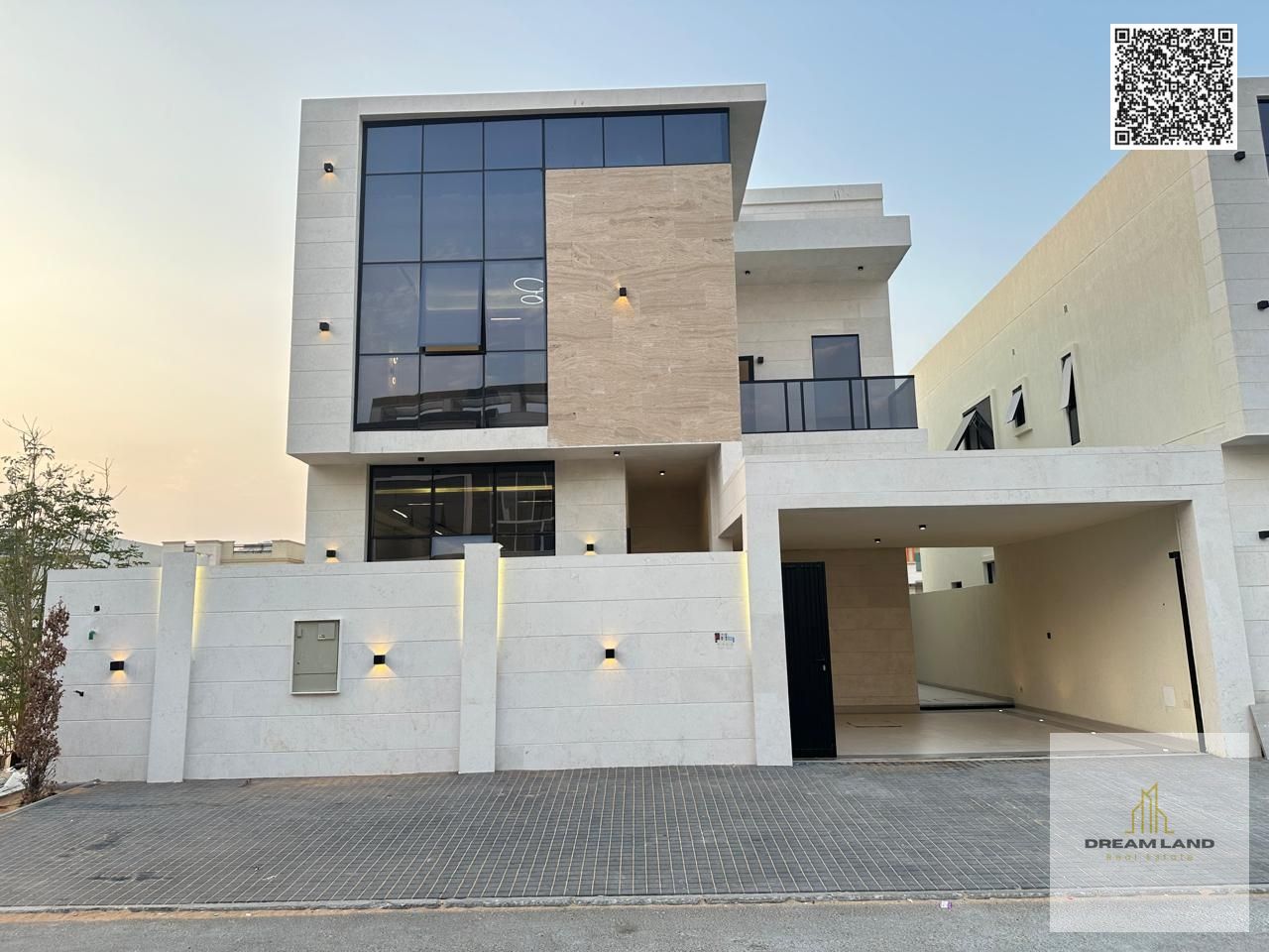 Luxury villa in Al Yasmin, Ajman, ready for immediate occupancy with high-end finishes and spacious living areas. Freehold ownership for all nationali