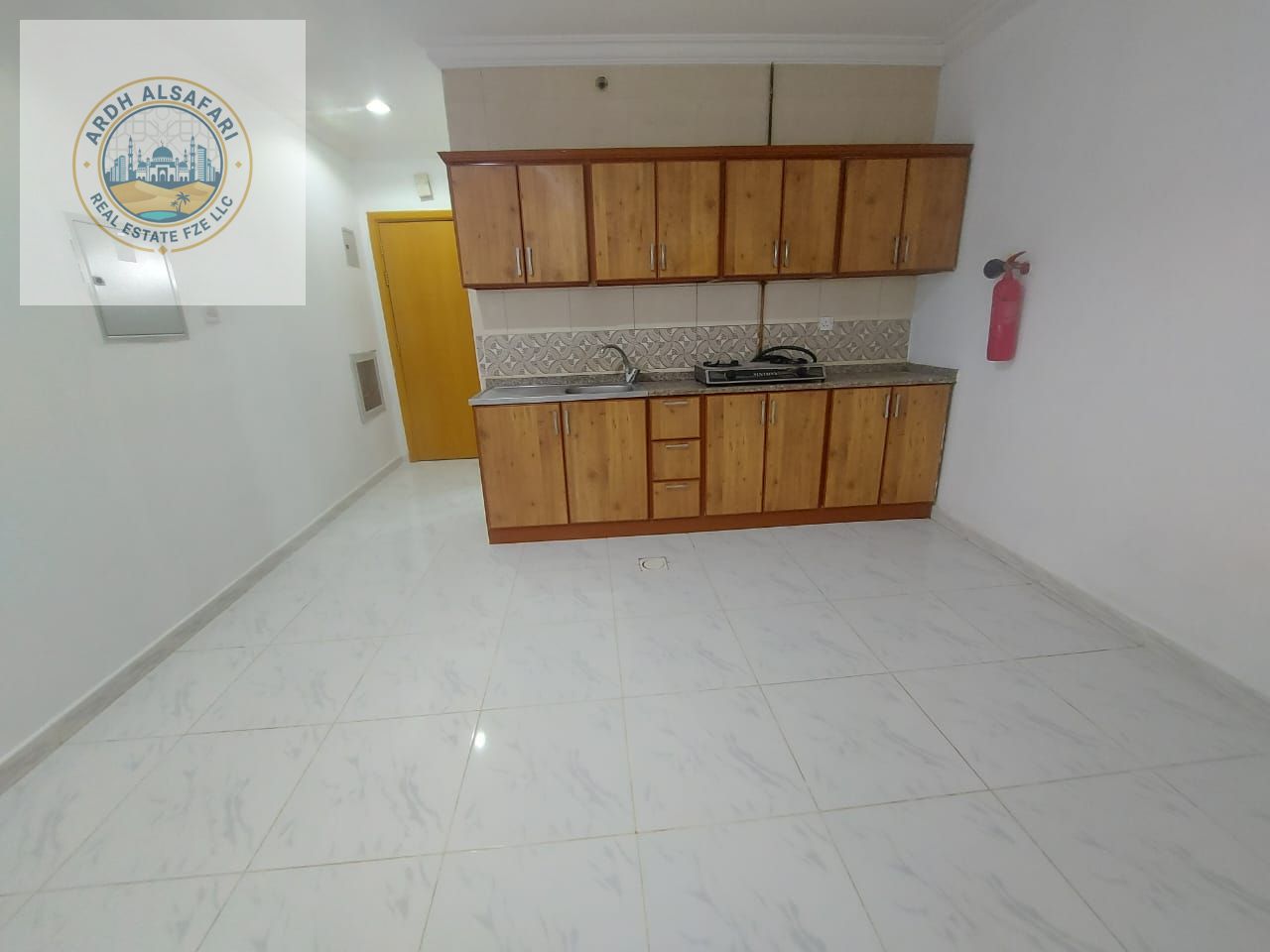 No Deposit Ready to move big size studio fully family building
