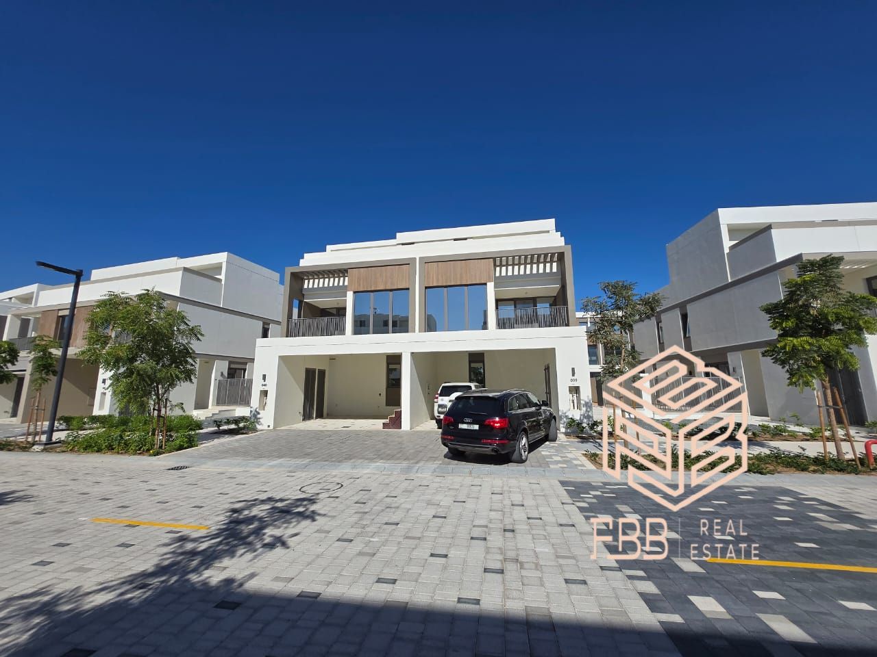 Spacious 4BR Villa | Rooftop Patio | Luxury Living