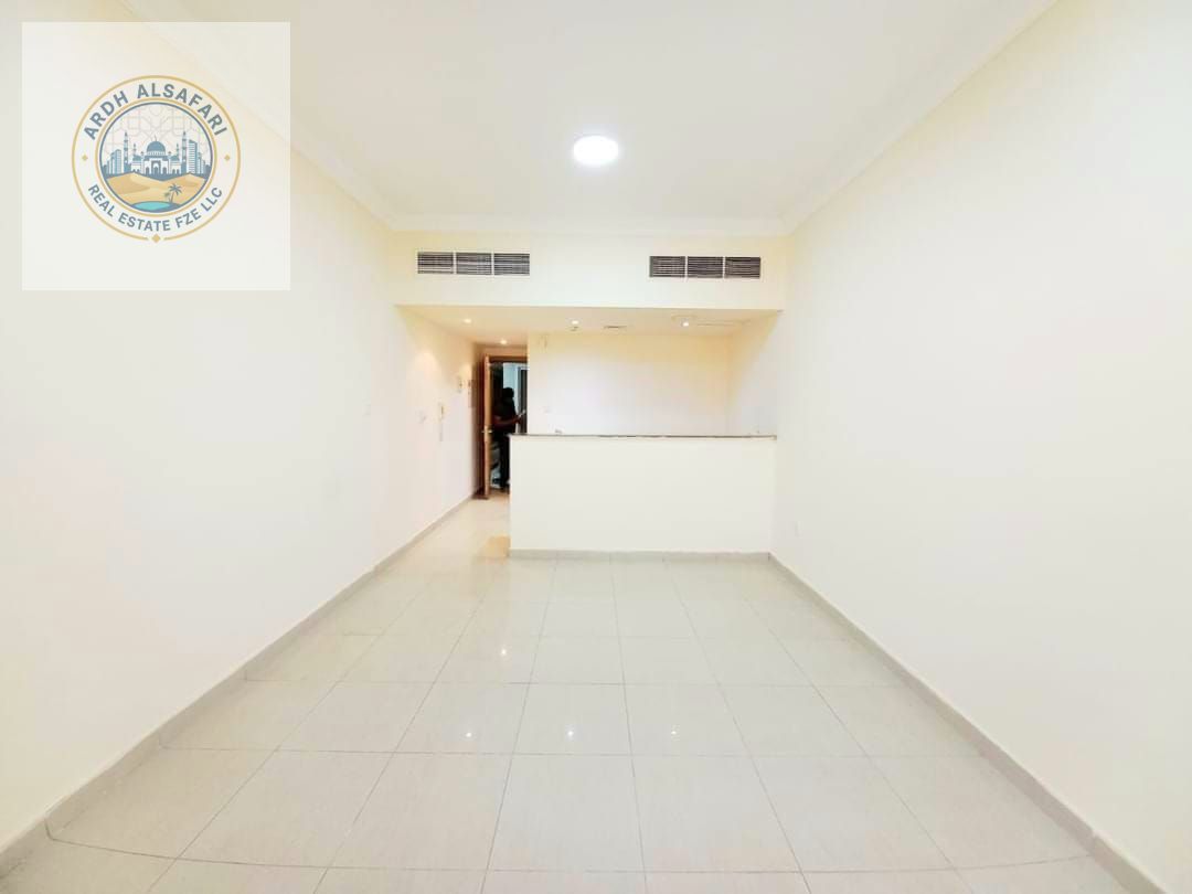 School Zone big size studio American style kitchen