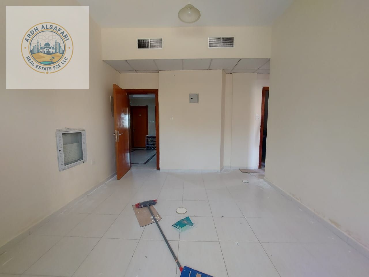 No Deposit Ready to move big size 1BHK family building near park