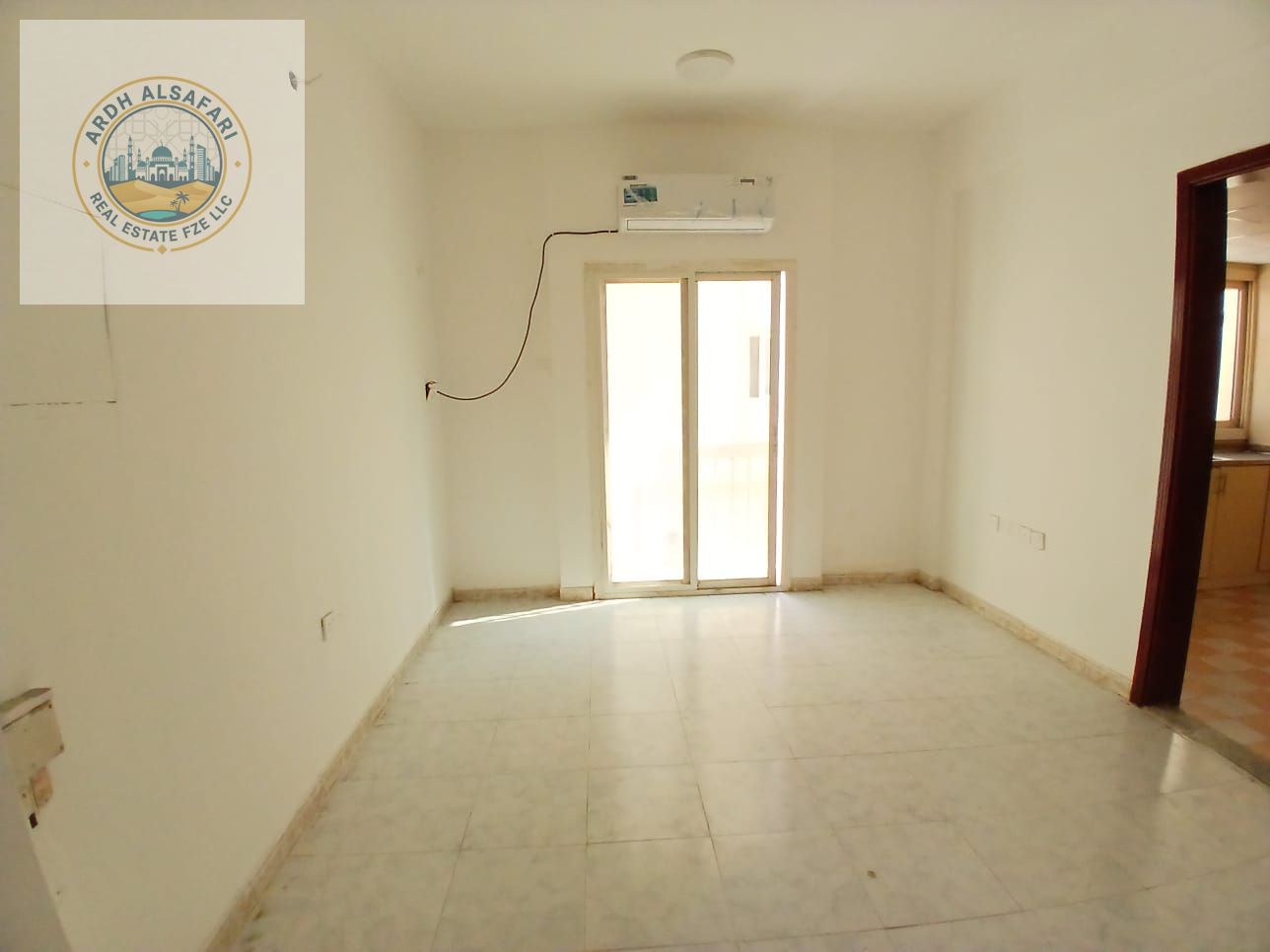 Ready to move big size 1BHK with two balcony full family building