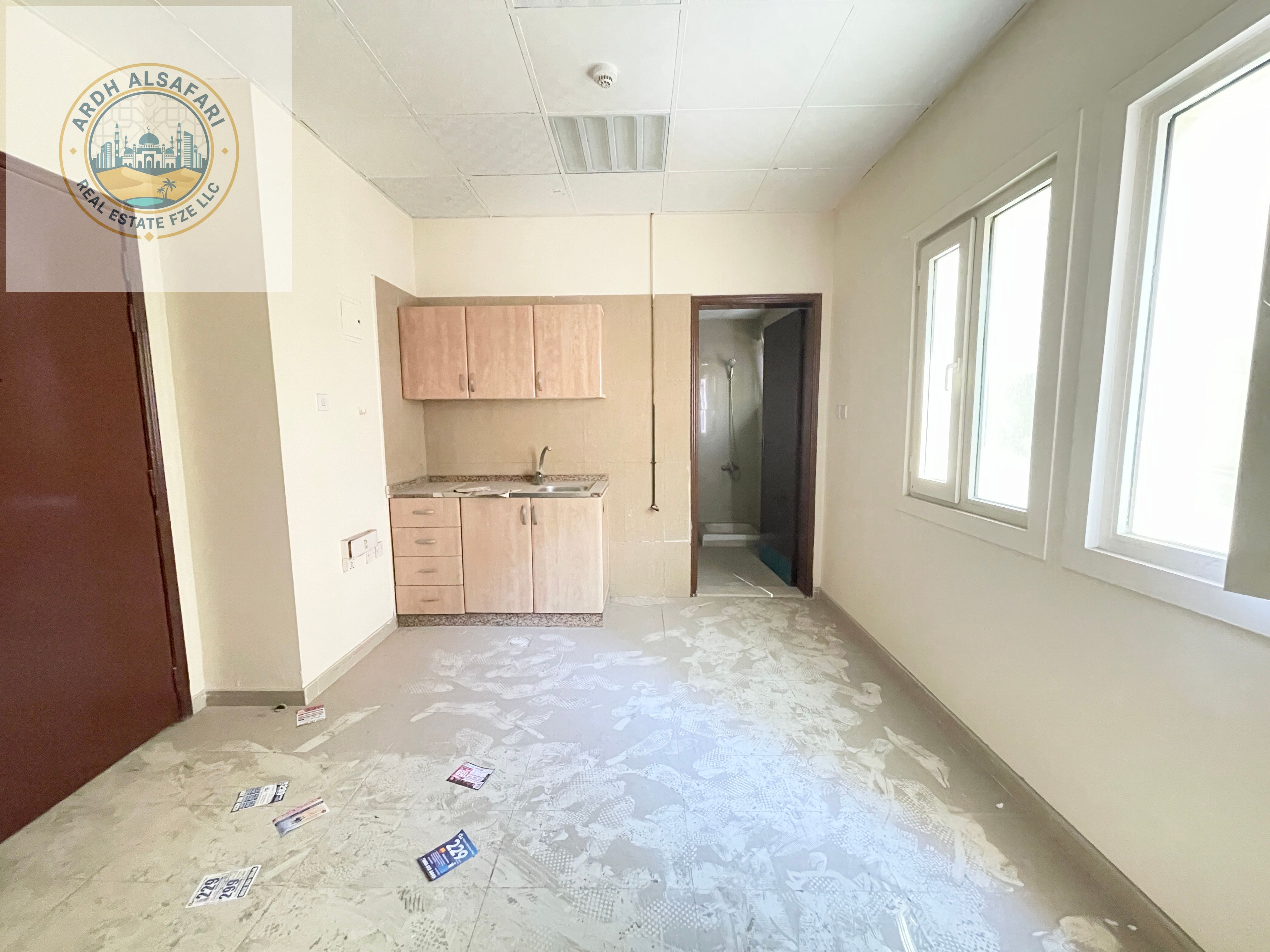 Close To Bus Stop Family Studio Available+Split Ac Just only 15900