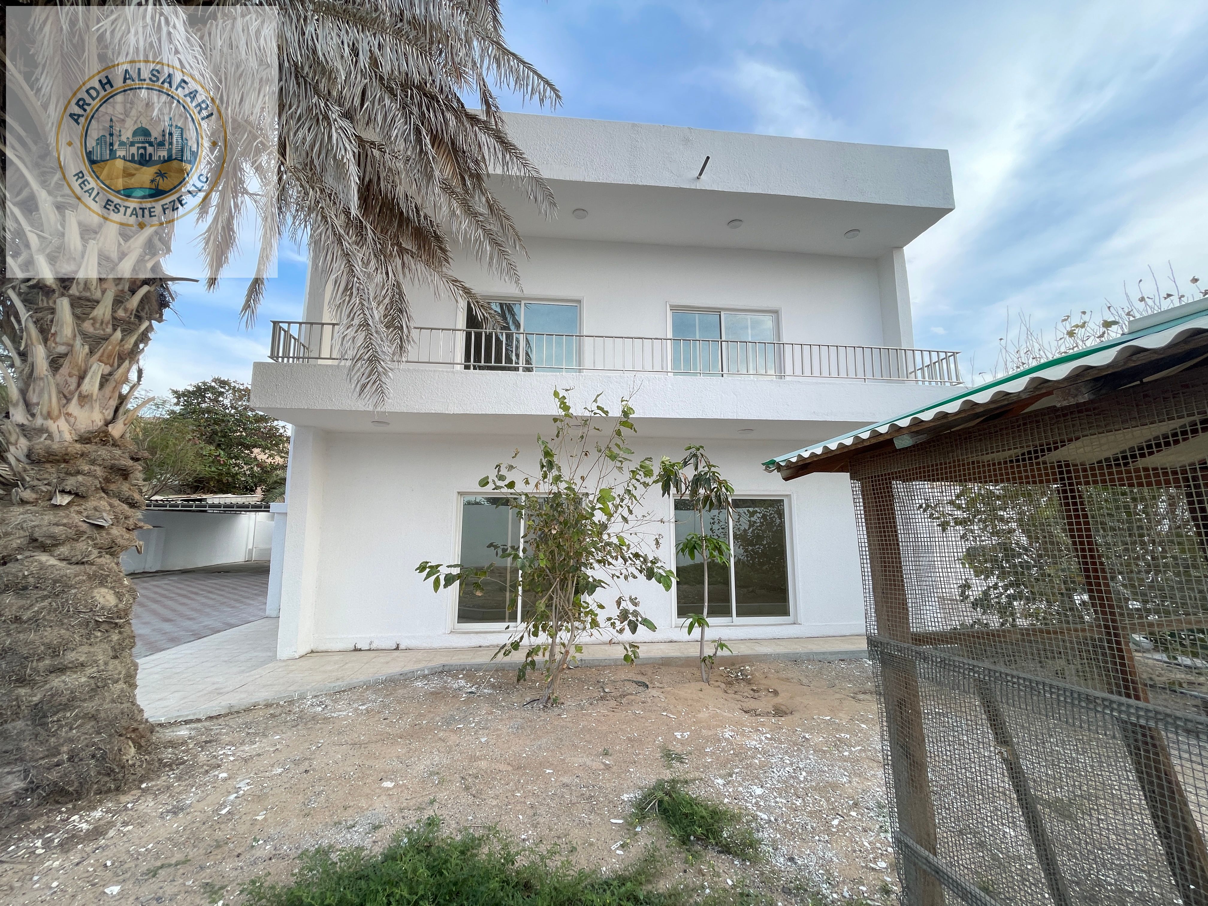 Hug Size 6BHK+Majlis With 2 Kitchens In Al Jaazat Call Now