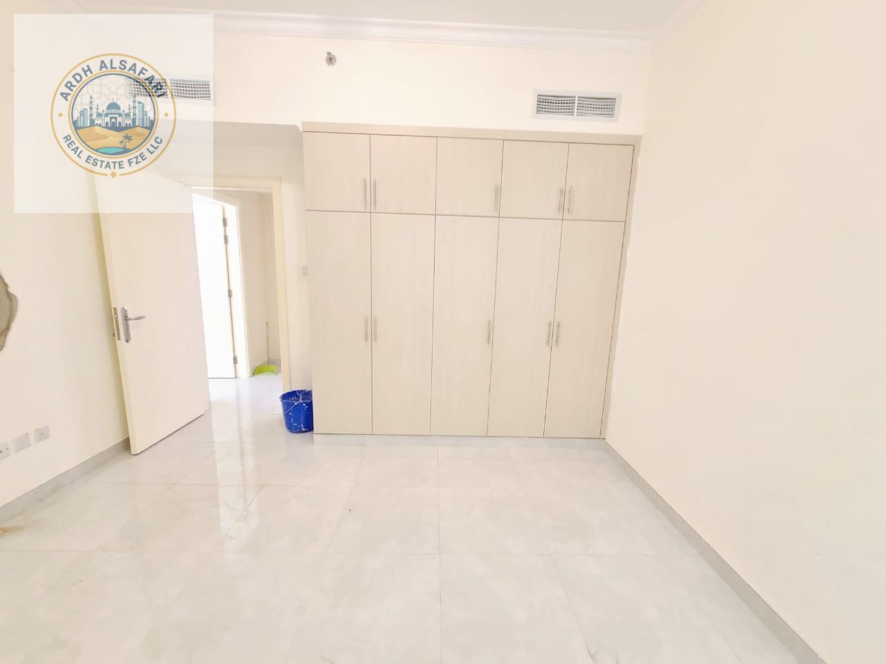 LIKE BRAND NEW - 2BHK - WITH BALCONY - WADROBES - COVERD PARKING