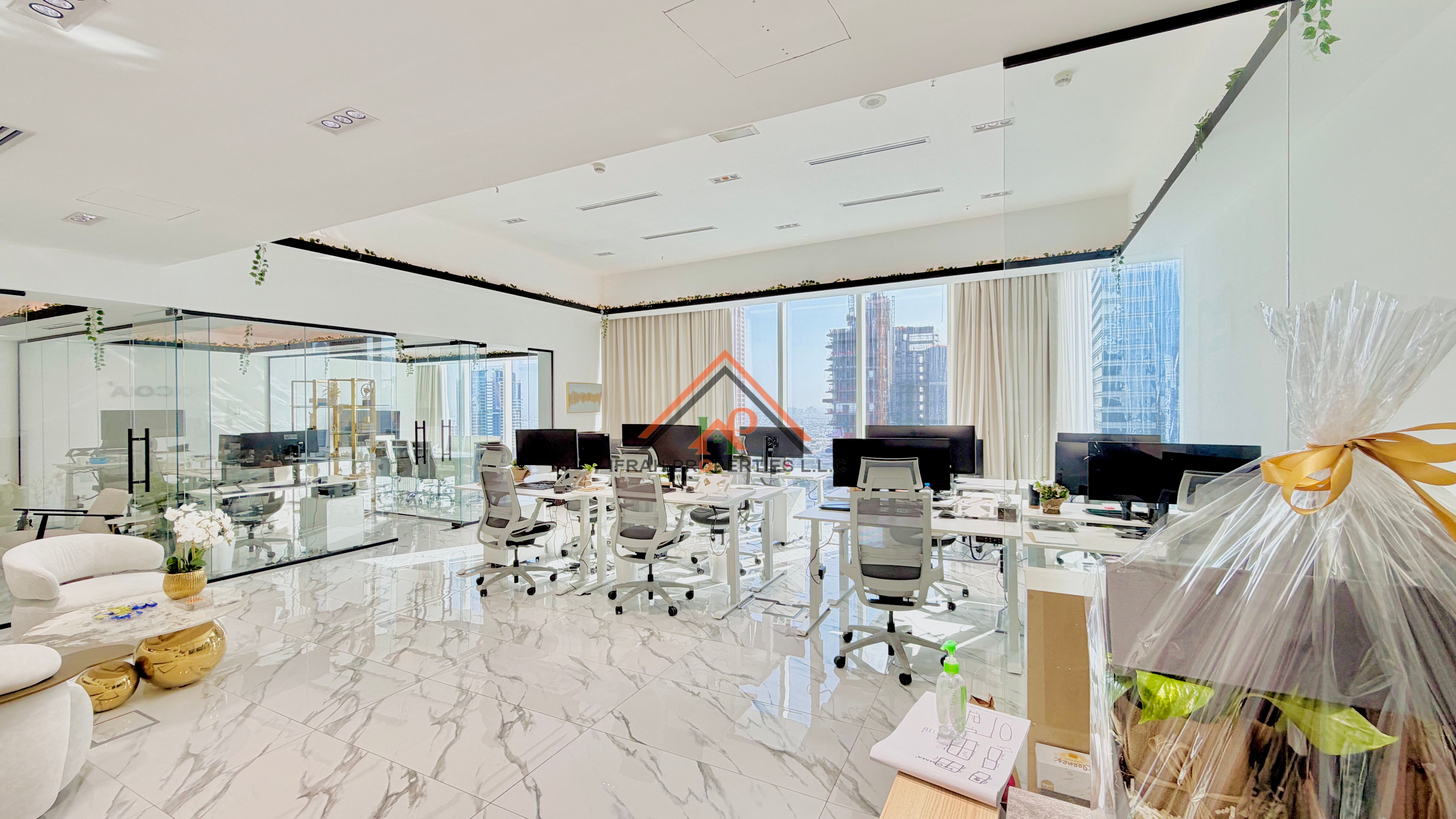 3 PARTITIONS | CANAL & SKYLINE VIEW | 2 PARKING
