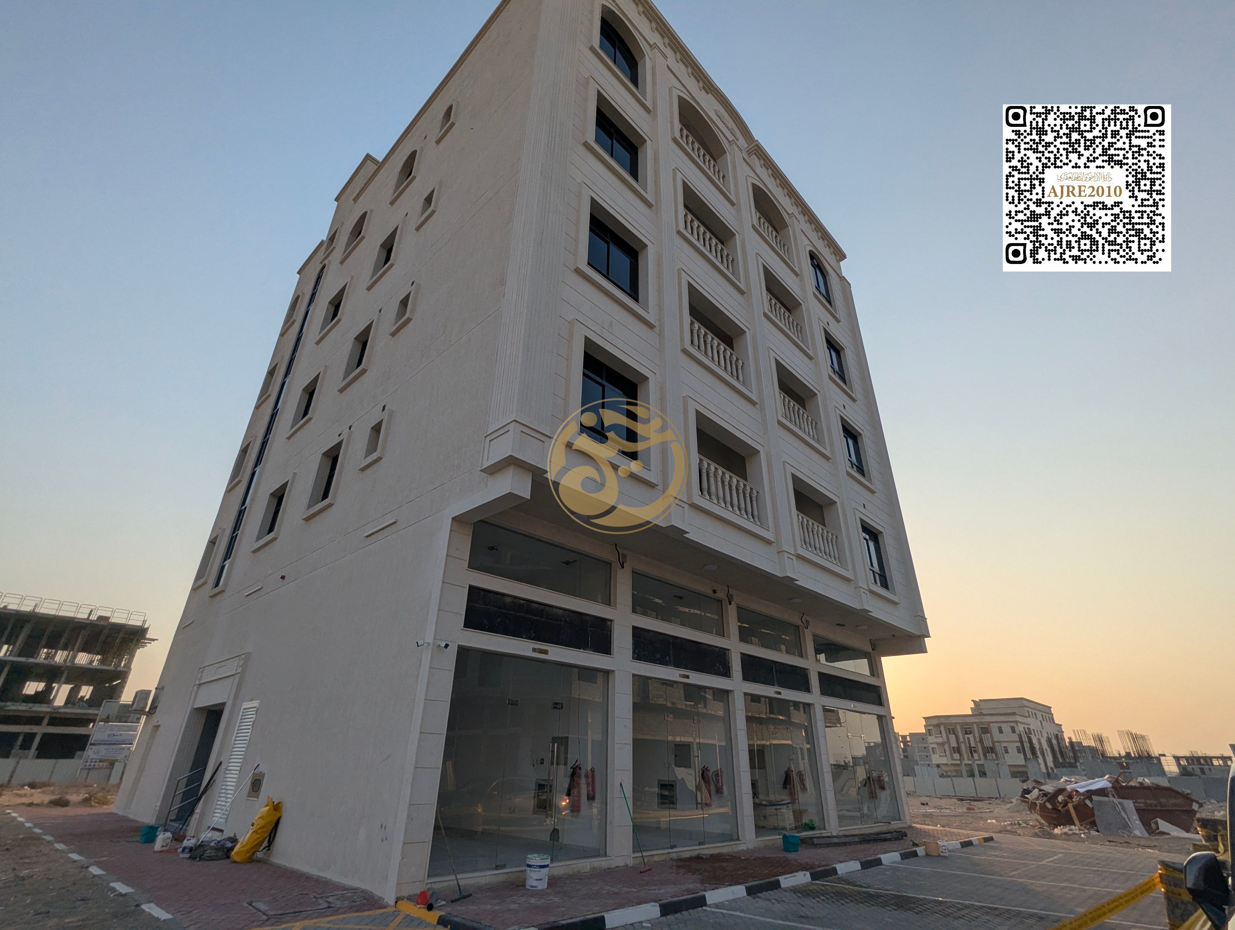 A great opportunity to own a new building with excellent income