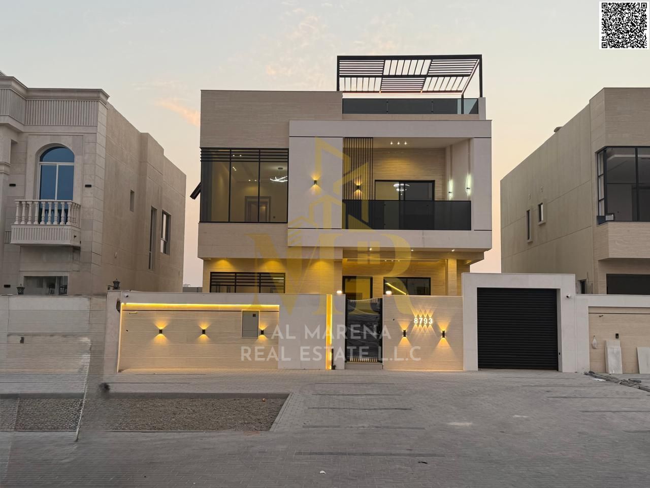 Luxury villa with a modern design and strategic location, close to amenities, just minutes from Sheikh Mohammed Bin Zayed Road. Freehold ownership ava