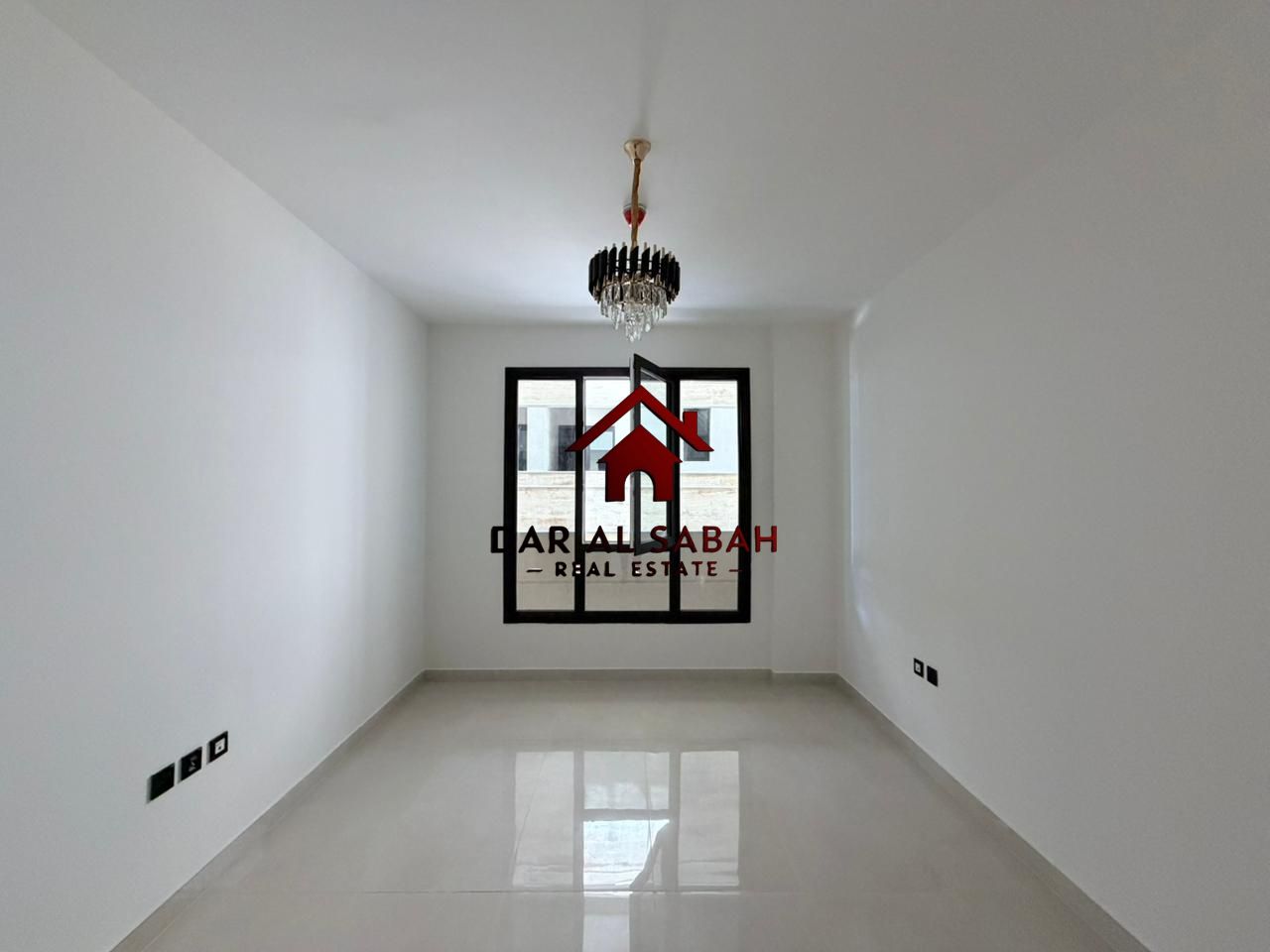 Family Residence | 6 Cheque Payment | Master Room | close hall / ready to move