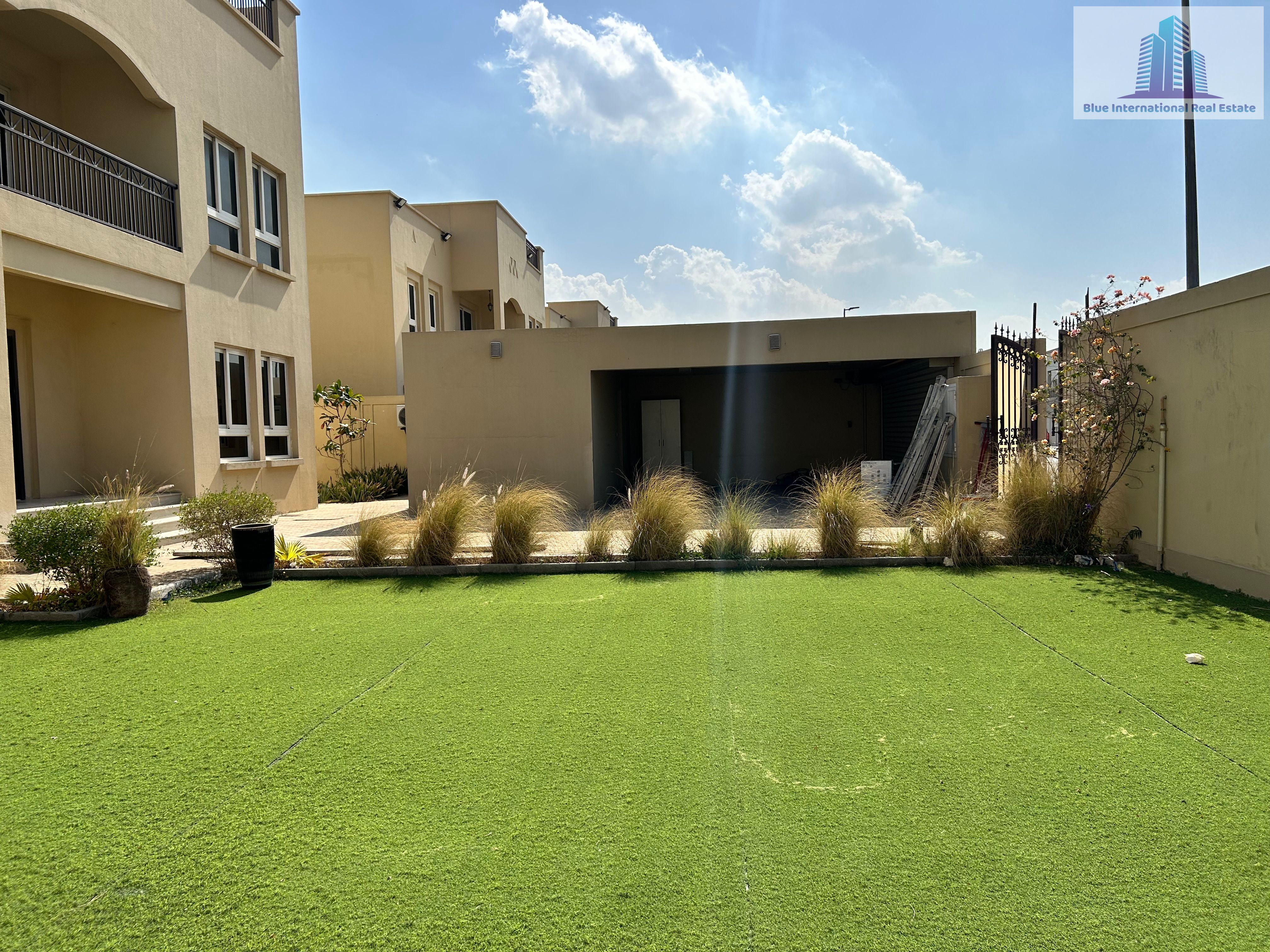 Spacious Five Bedroom Villa for Rent With Maids and Driver Room