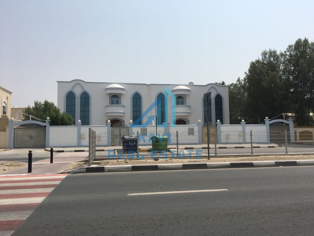 Commercial 4-Bedroom Villa for Rent – Al Azra, Sharjah (School Street)