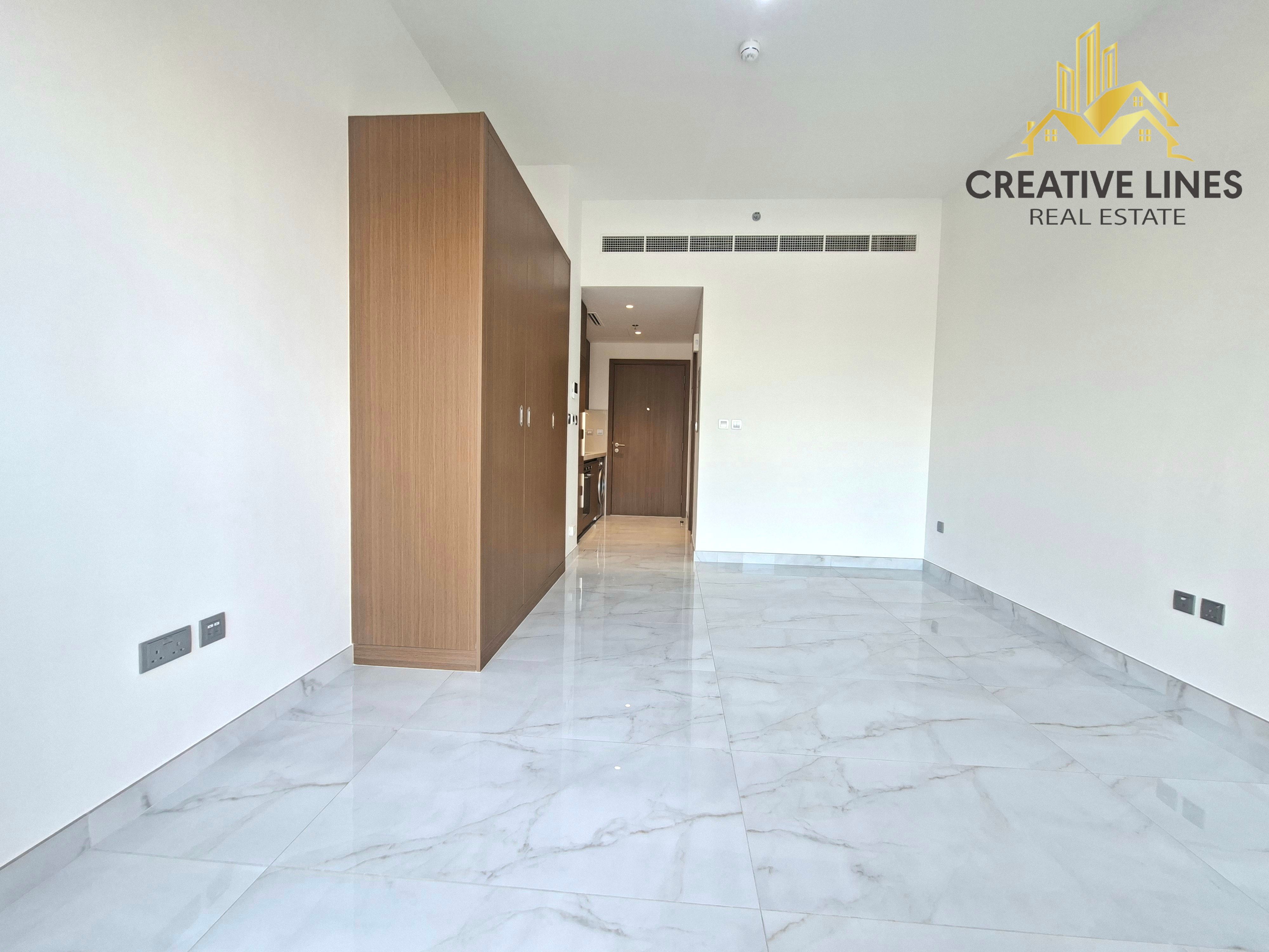 Large Layout !! Brand New !! Multiple Options