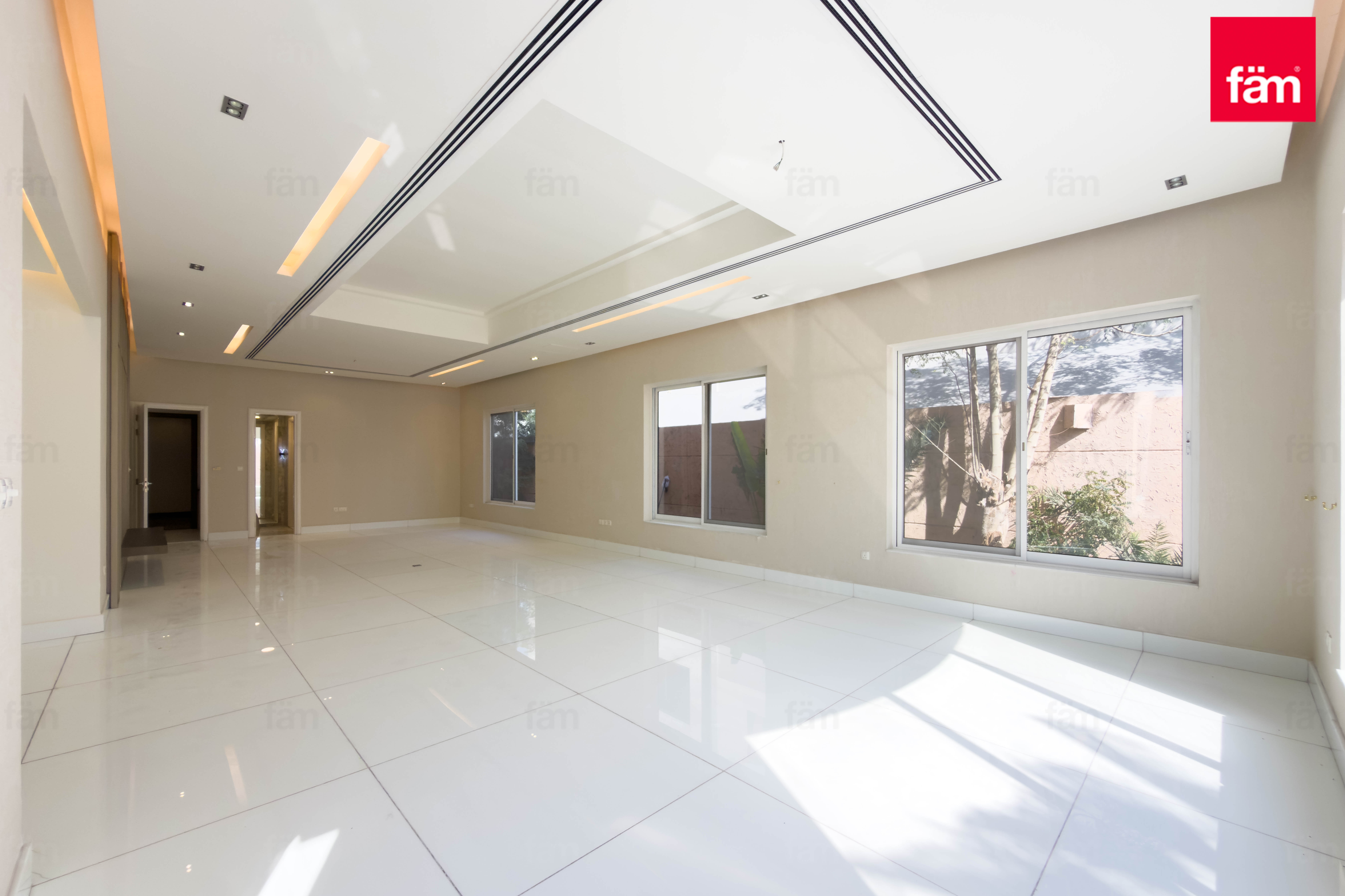 Vacant | Big Layout | 2 Cheques | Corner Unit