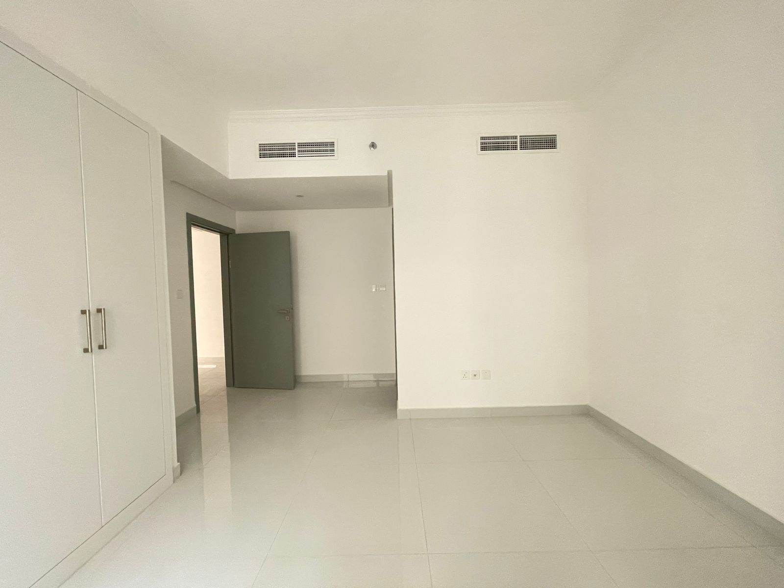 Lavish 1bhkfull family building near in muwailah sharjah 45000