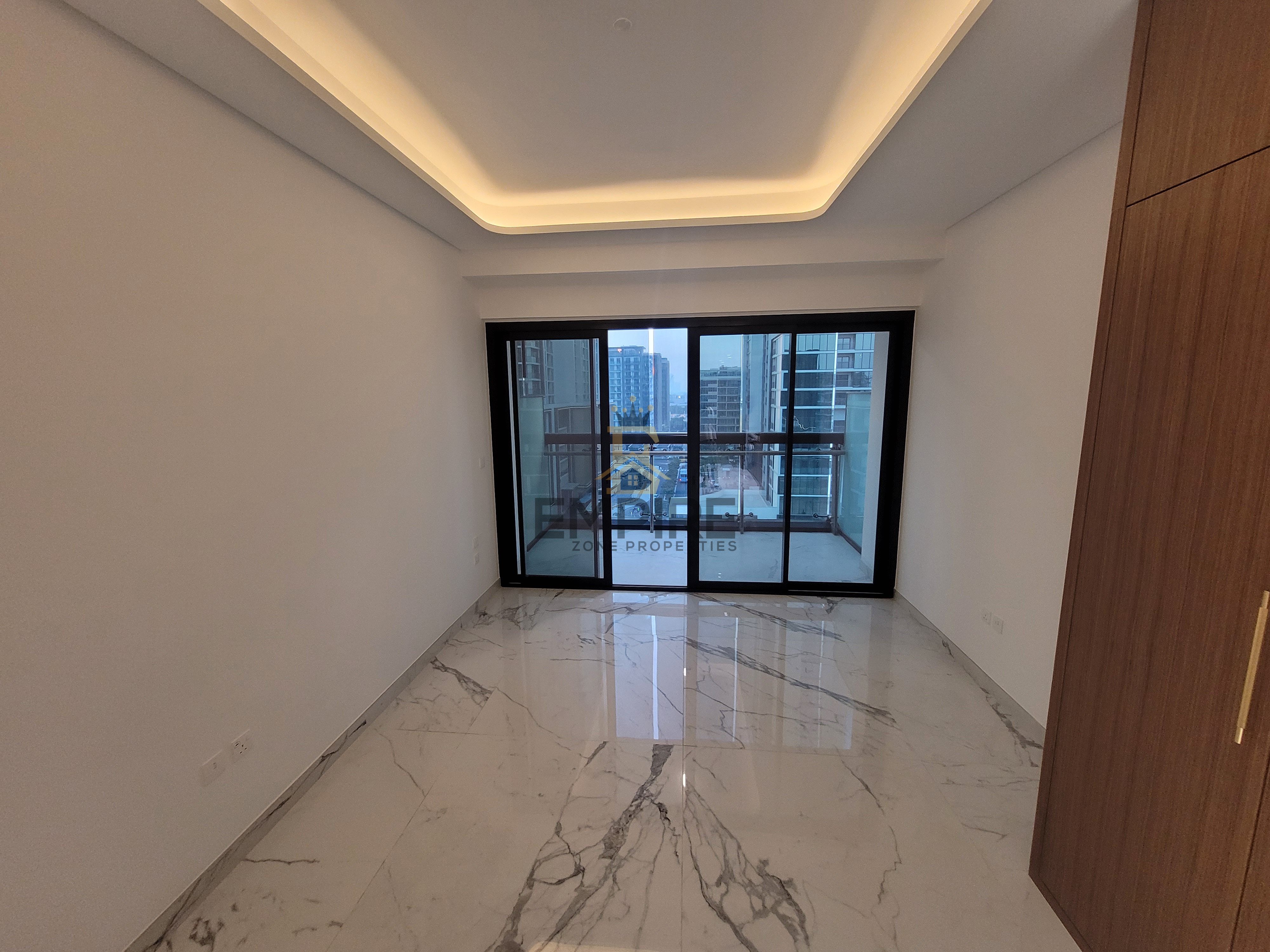 Elagent Living/Brand New Building/Chiller Free