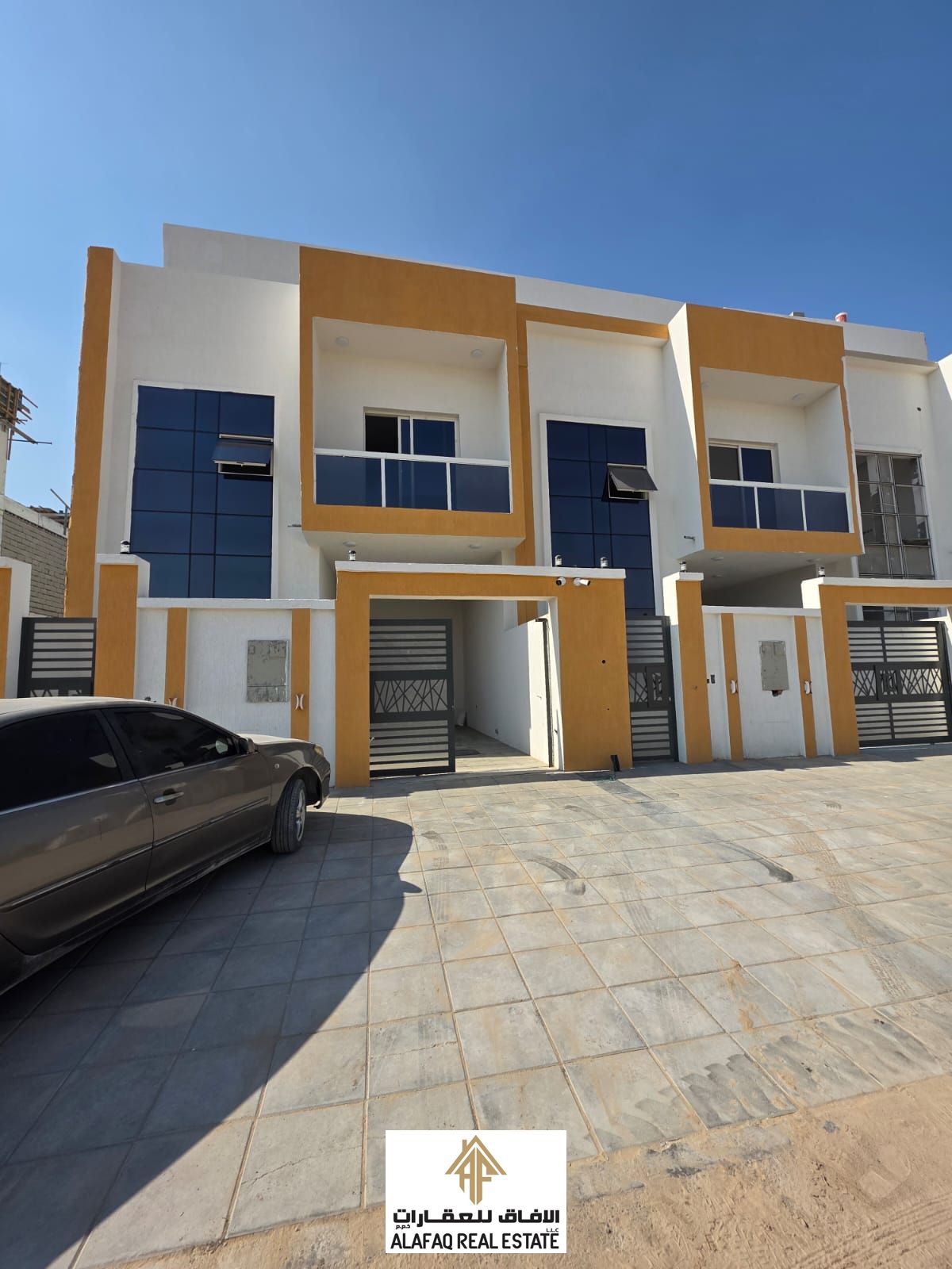 Private townhouse, high-end finishing, strategic location, registration fees included, ready to move in