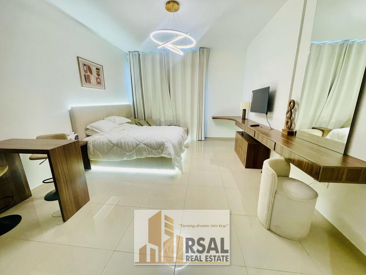 Luxury Furnished Studio Apartment in Uptown