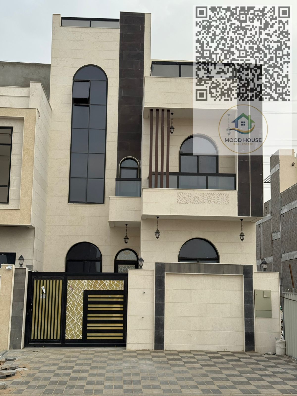 Luxury townhouse for sale with a rooftop – Al-Hailo