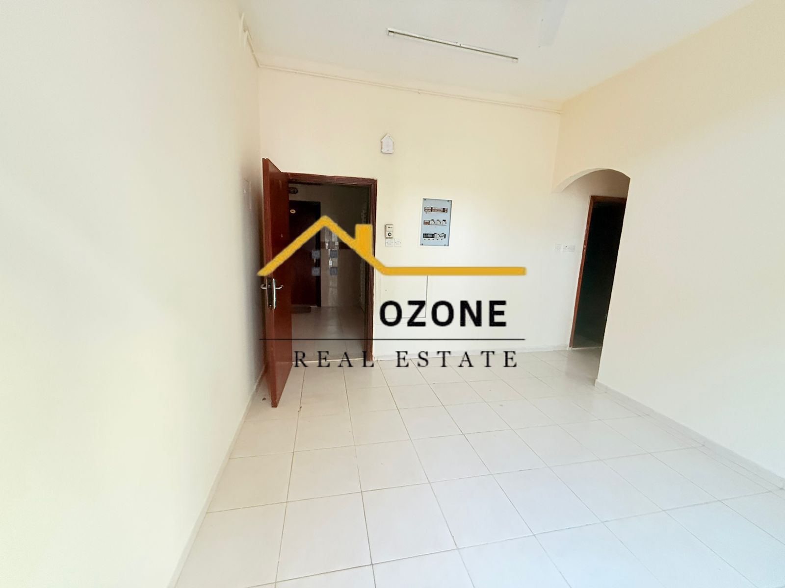 Bright 1-br apt for bachlors || prime location || reasonable price || ready move