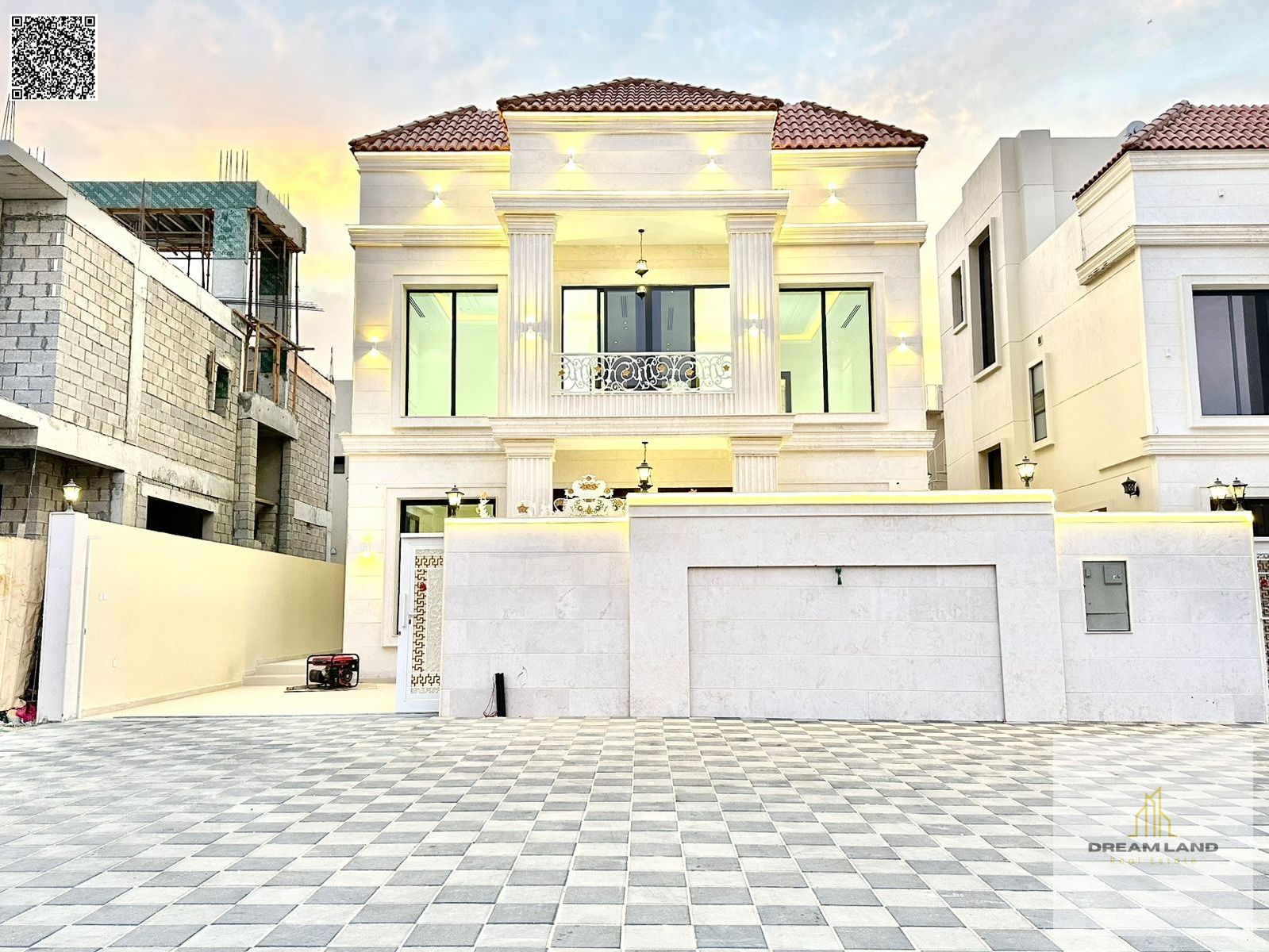 Classic design villa, 4 master rooms, with a garden, close to services, at a negotiable price, freehold for all nationalities