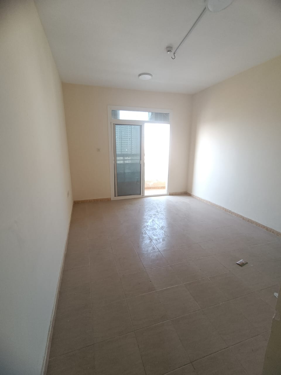 Annual Rent in Ajman Location: Al Nuaimiya 1, next to Hamdan Center Two bedrooms and a living room Two bathrooms Balcony Central air conditio