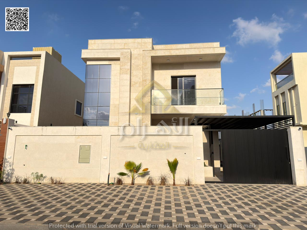 A villa with a price including registration, ownership and furnishing fees on the main street, ready to move in, in the most prestigious areas of Ajma
