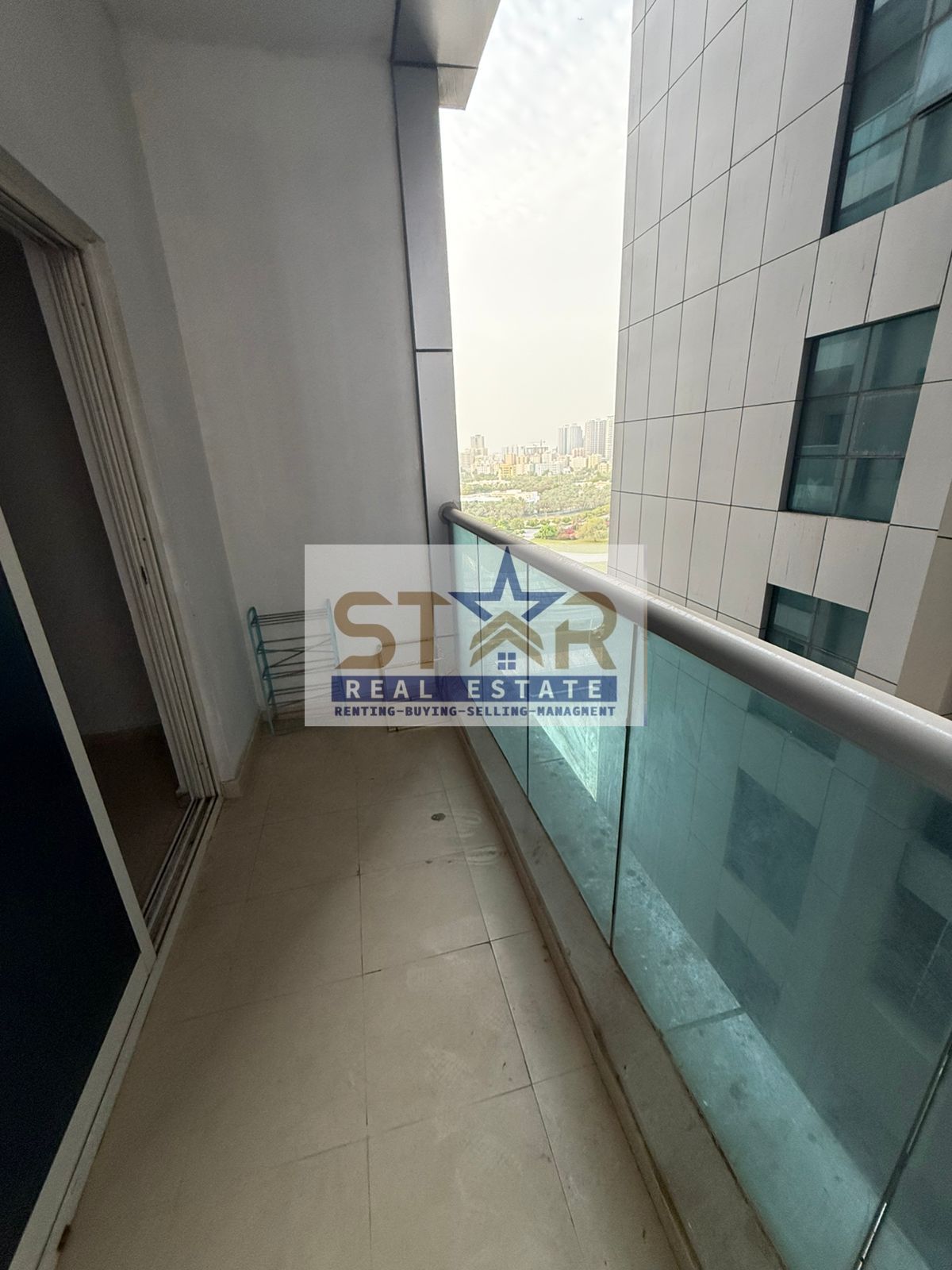 For sale, cash only. A real estate opportunity you can't miss: one bedroom and a living room in the heart of Ajman at an attractive price.